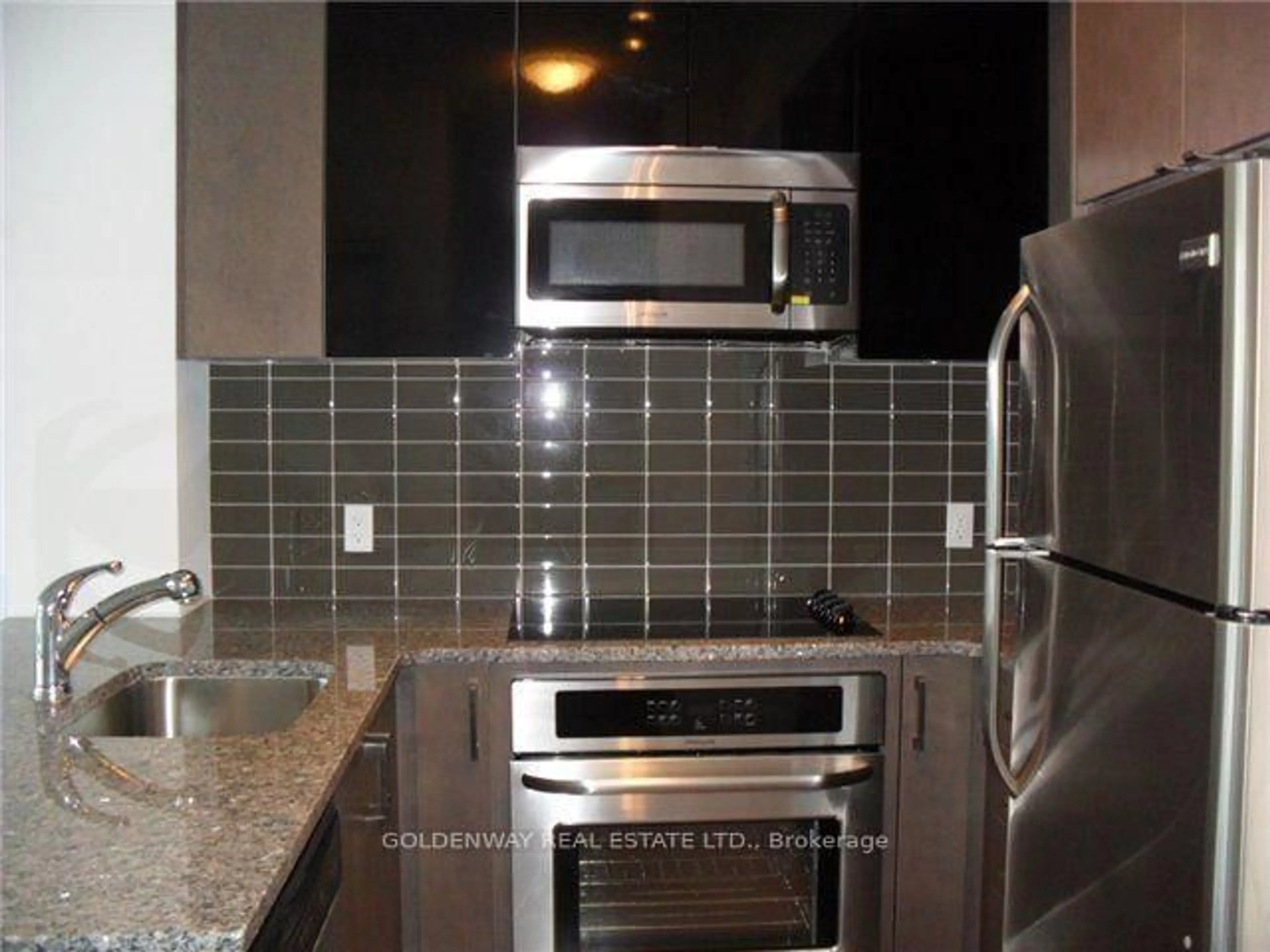 Standard kitchen, ceramic/tile floor for 89 Dunfield Ave #2604, Toronto Ontario M4S 0A4