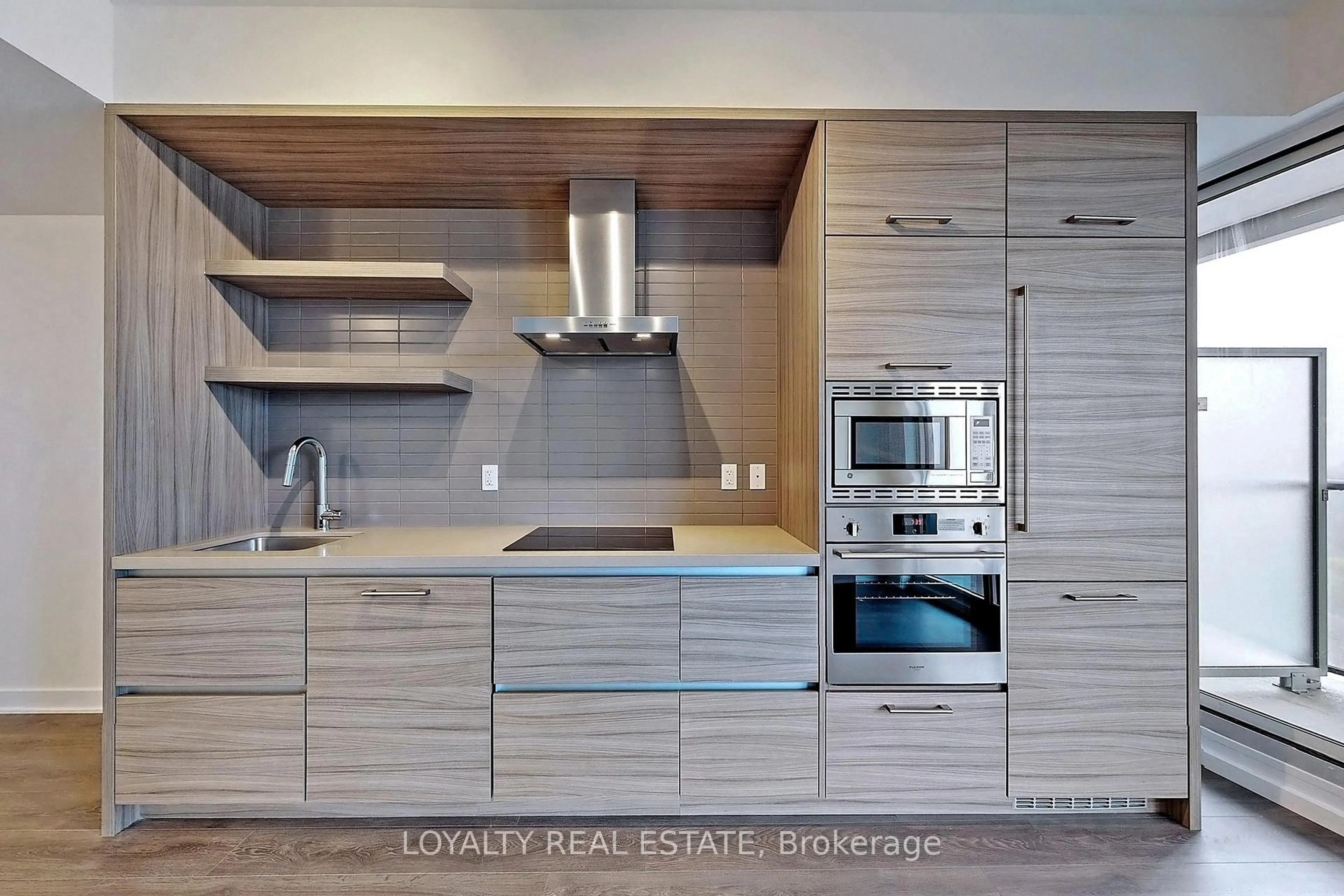 Contemporary kitchen, wood/laminate floor for 2221 Yonge St #1705, Toronto Ontario M4S 2B4