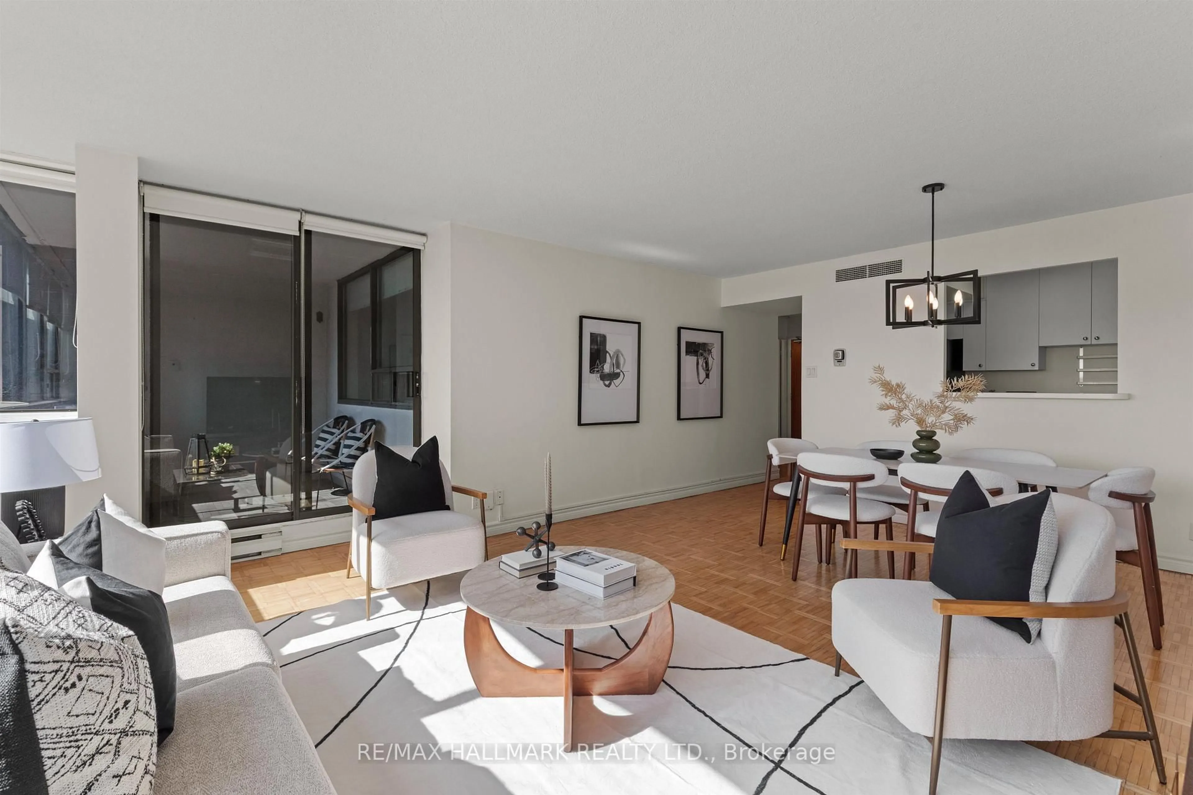 Living room with furniture, unknown for 914 Yonge St #1506, Toronto Ontario M4W 3C8