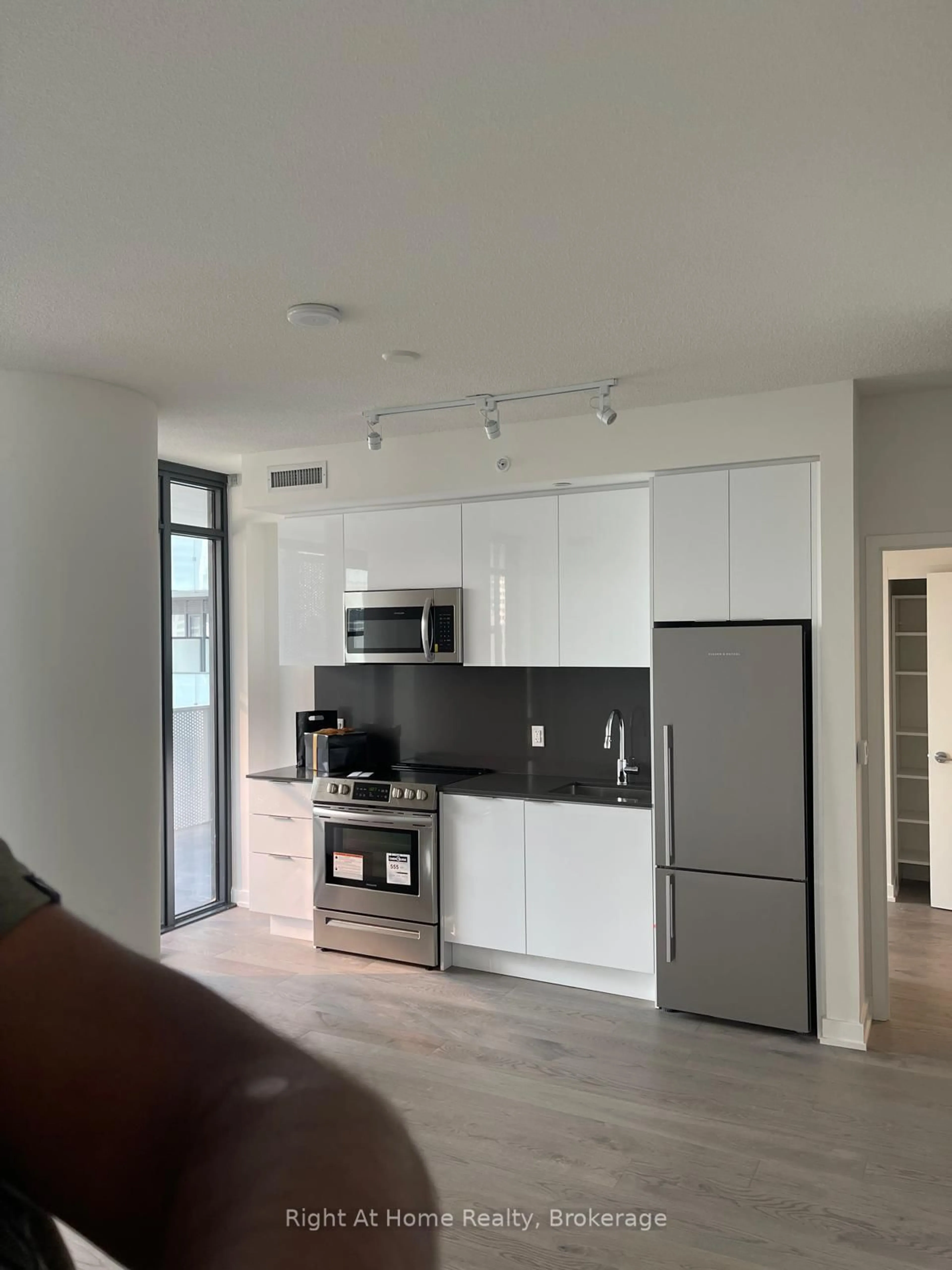 Open concept kitchen, unknown for 2606 25 Richmond St #6, Toronto Ontario M5C 0A6