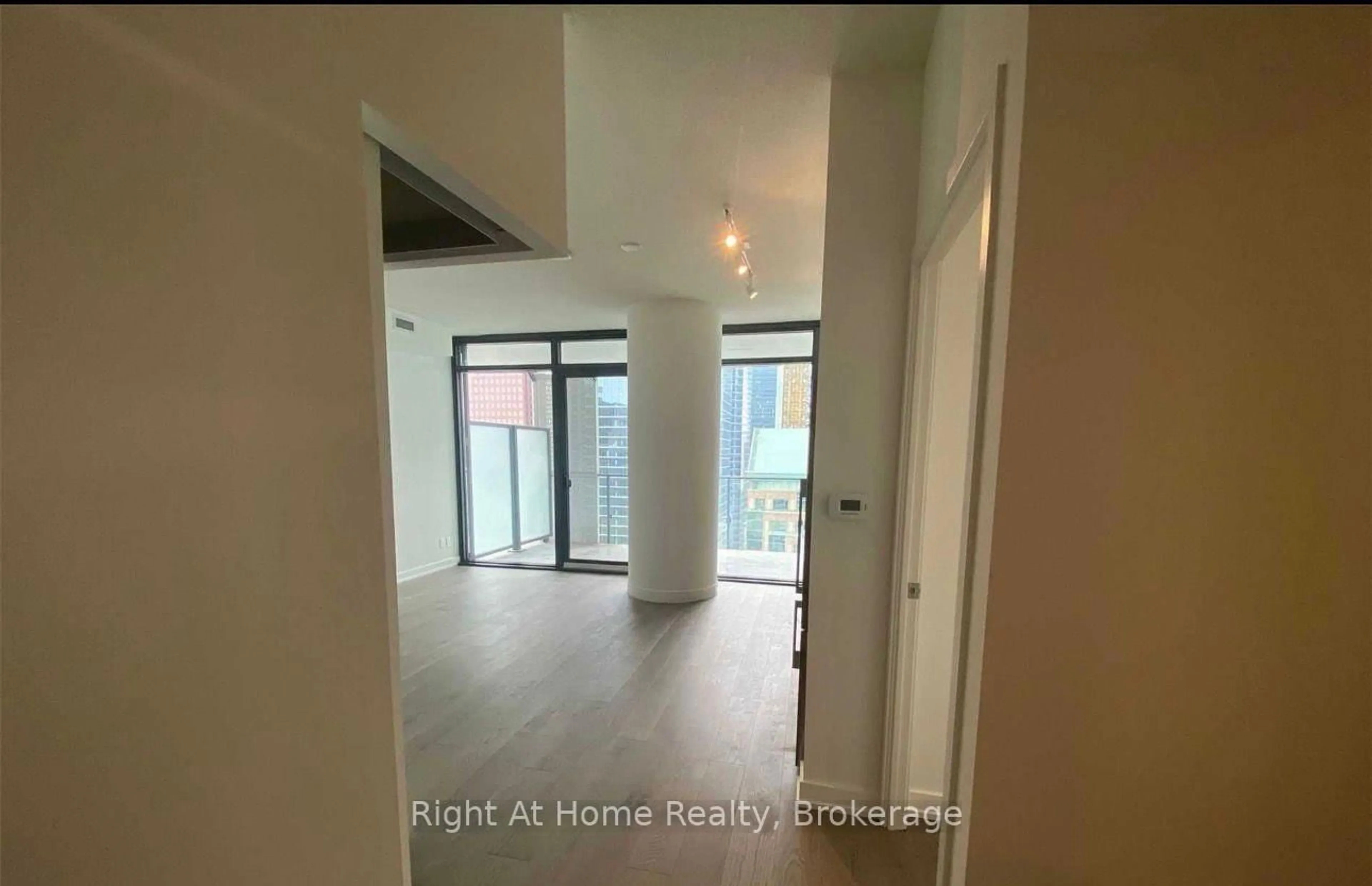 Unknown for 2606 25 Richmond St #6, Toronto Ontario M5C 0A6