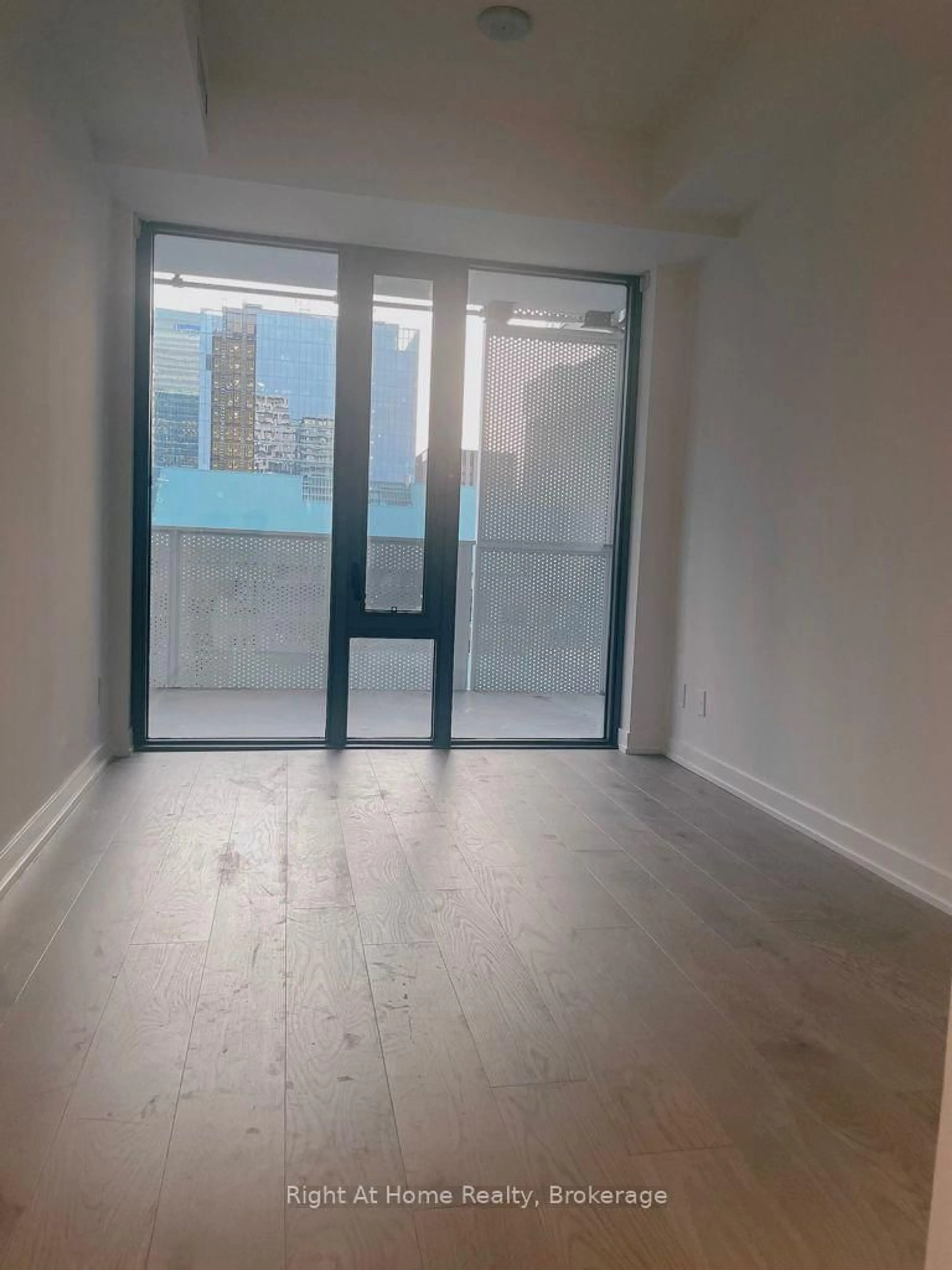 A pic of a room for 2606 25 Richmond St #6, Toronto Ontario M5C 0A6
