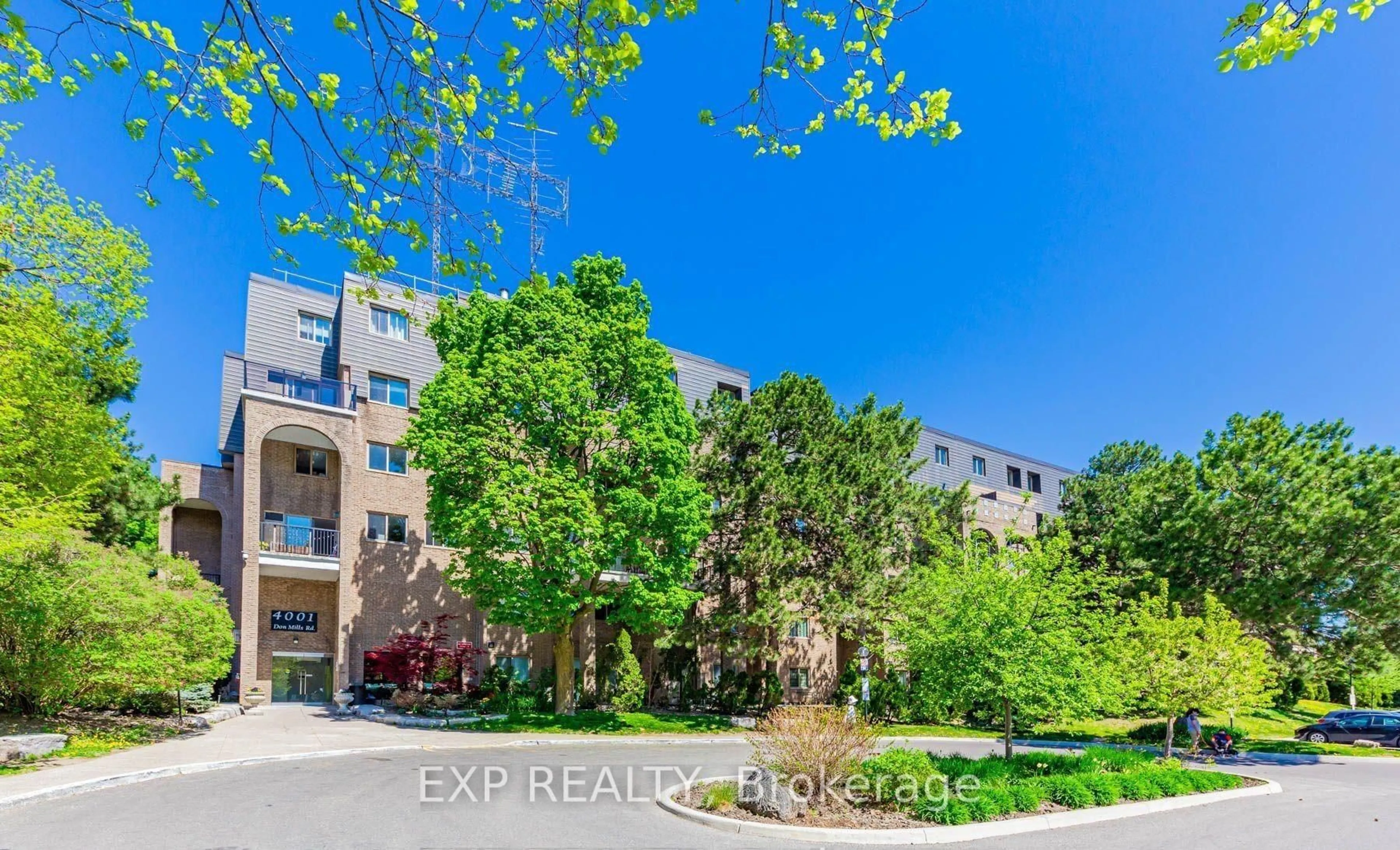 A pic from outside/outdoor area/front of a property/back of a property/a pic from drone, street for 4001 Don Mills Rd #110, Toronto Ontario M2H 3J8