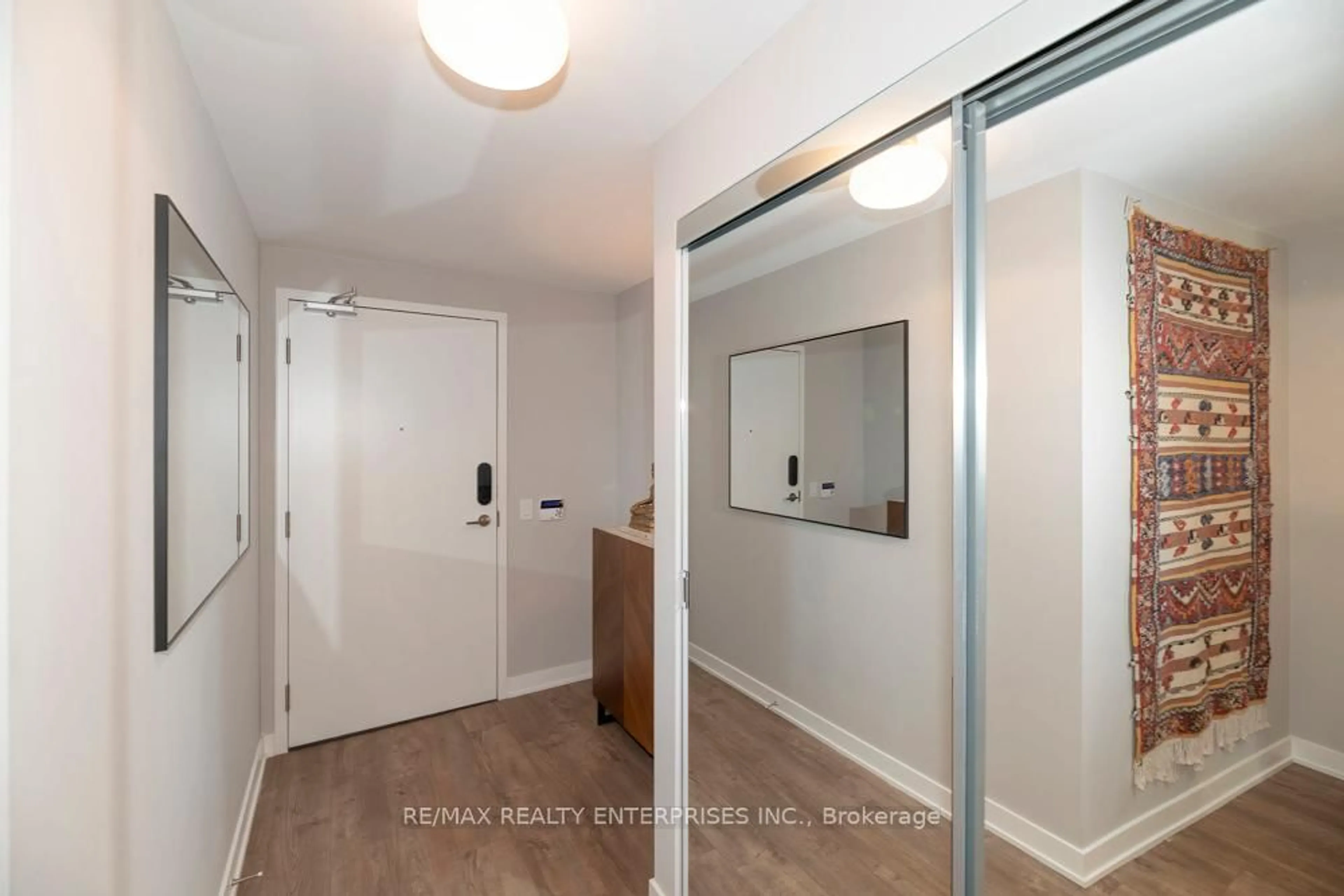 Indoor entryway for 543 Richmond St #741, Toronto Ontario M5V 0W9