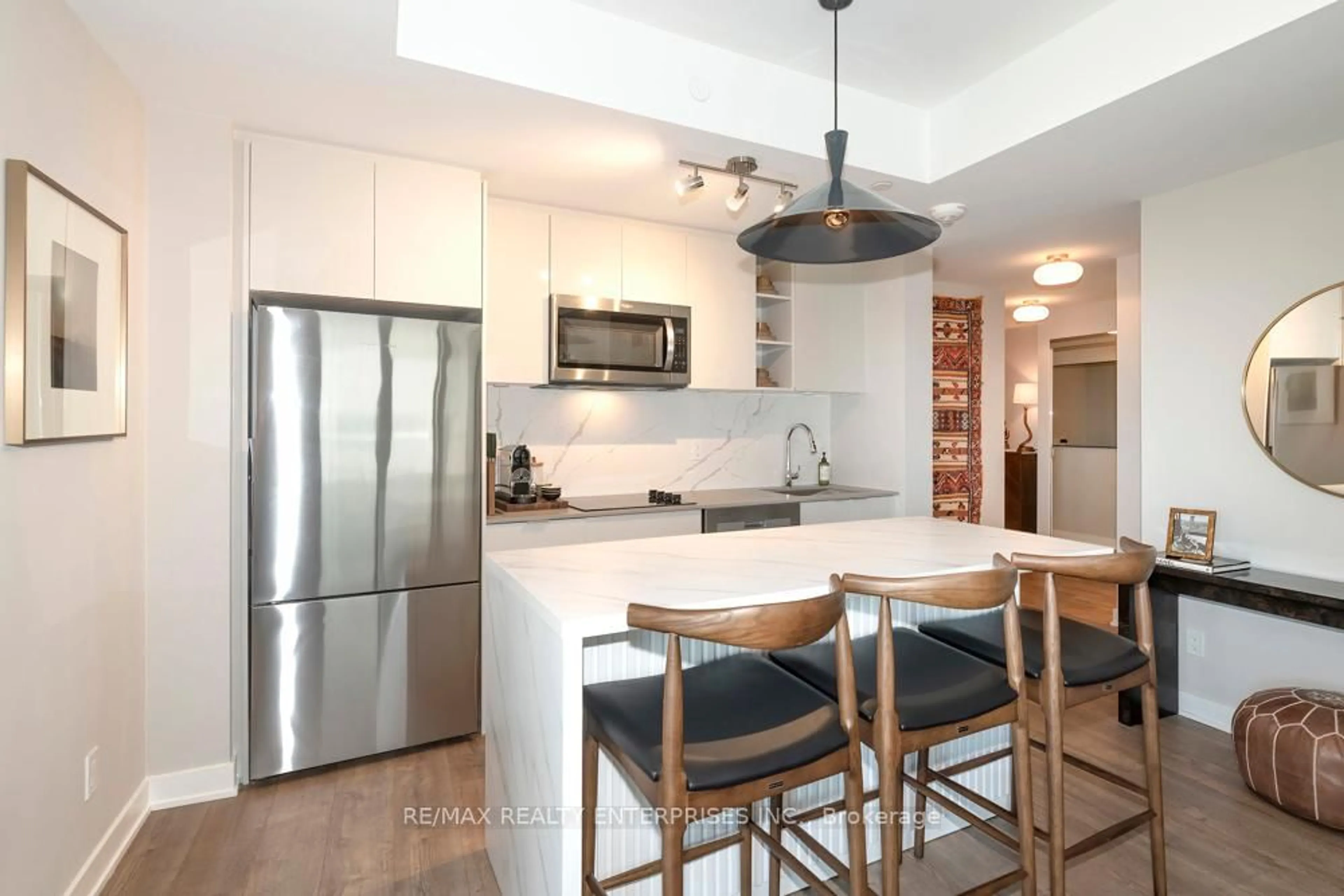 Open concept kitchen, ceramic/tile floor for 543 Richmond St #741, Toronto Ontario M5V 0W9