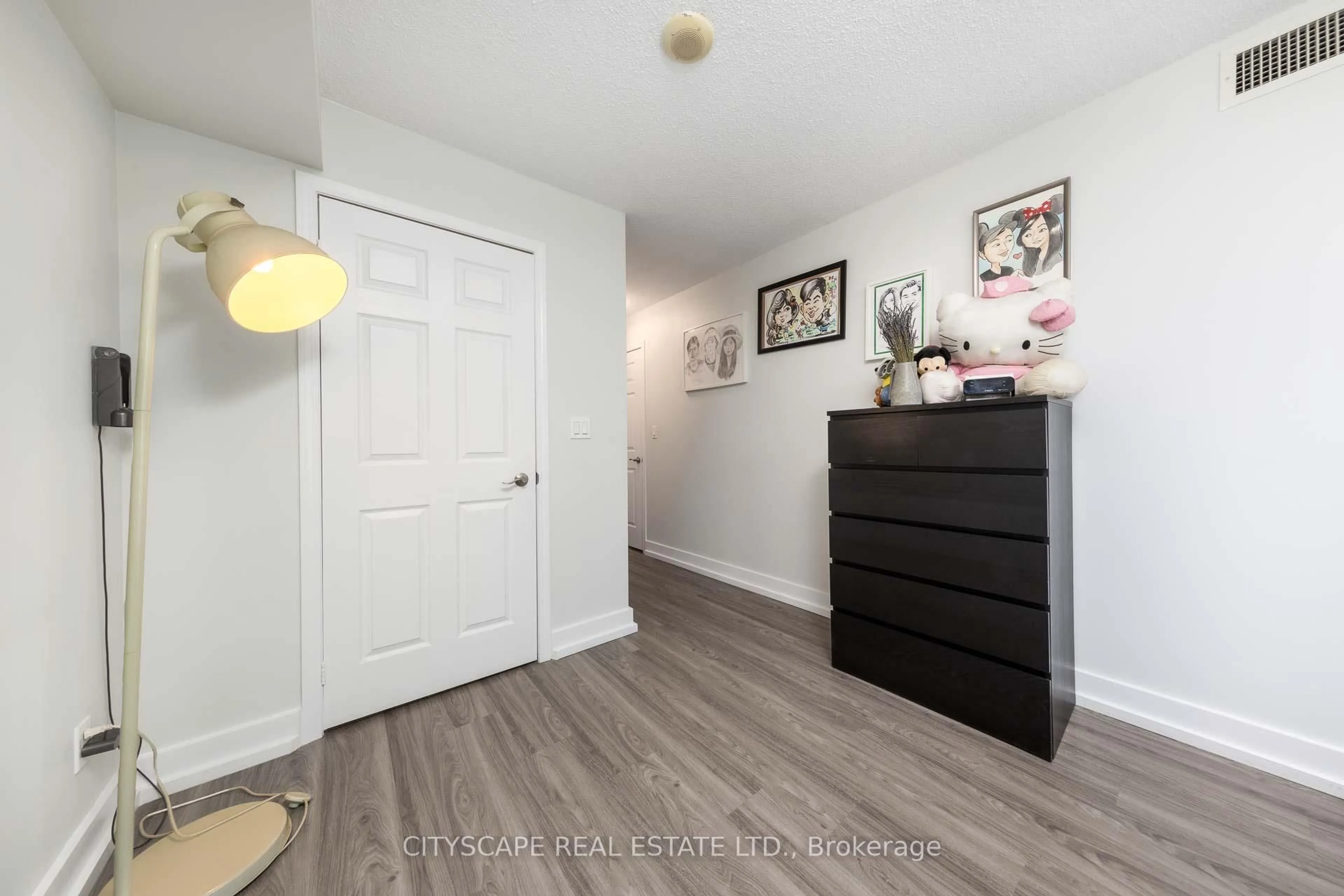 Indoor entryway for 5940 Yonge St #609, Toronto Ontario M2M 4M6