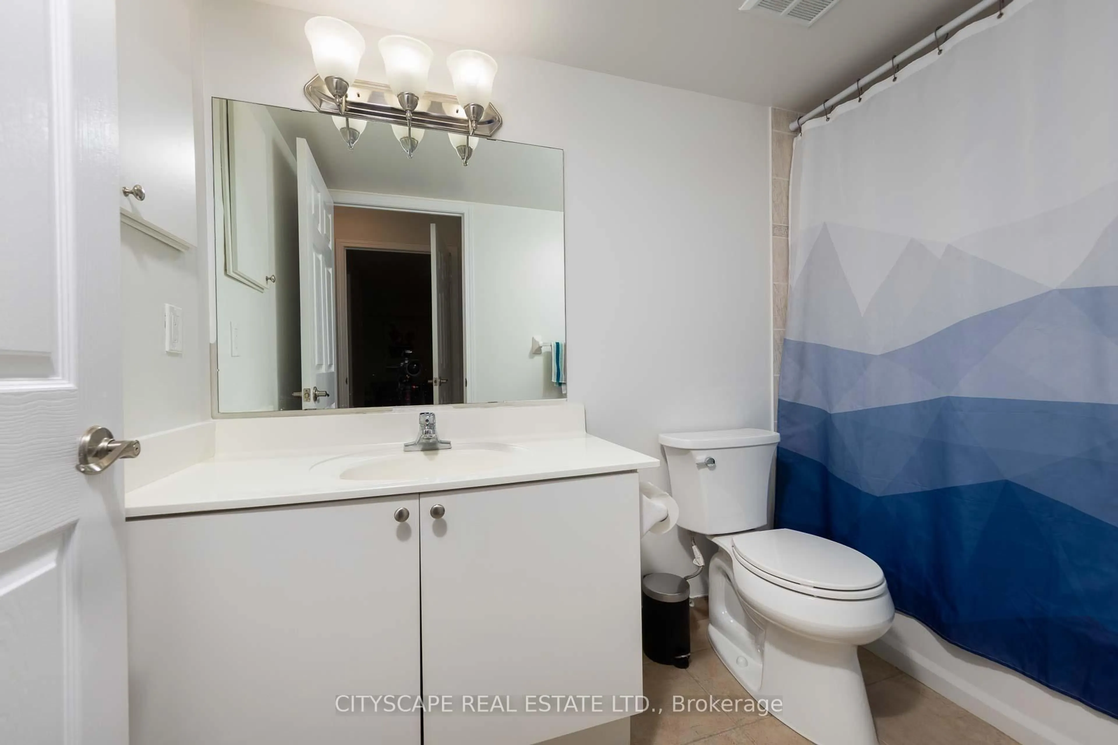 Standard bathroom, unknown for 5940 Yonge St #609, Toronto Ontario M2M 4M6