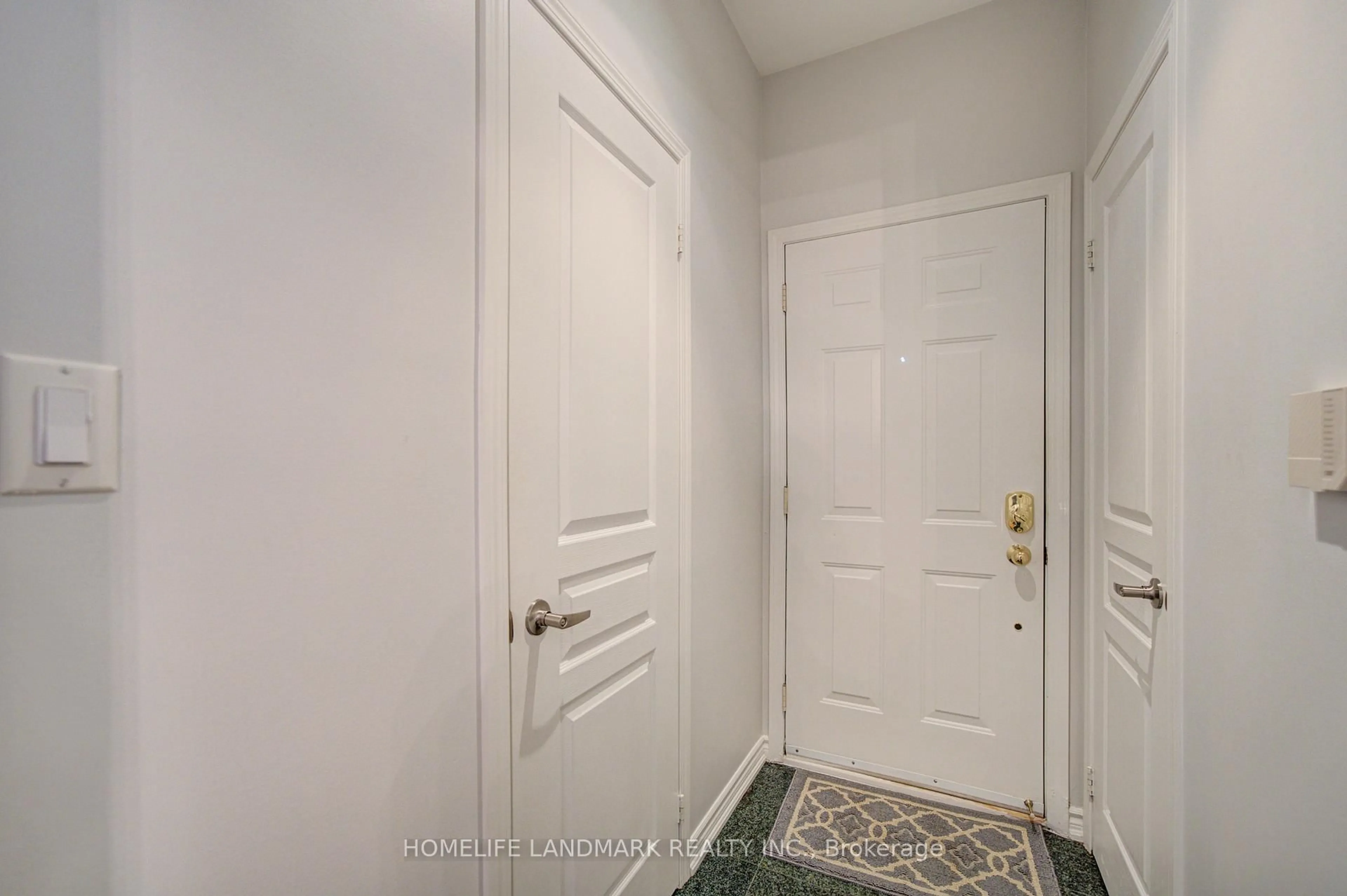 Indoor entryway for 31 Avondale Ave #405, Toronto Ontario M2N 7C1