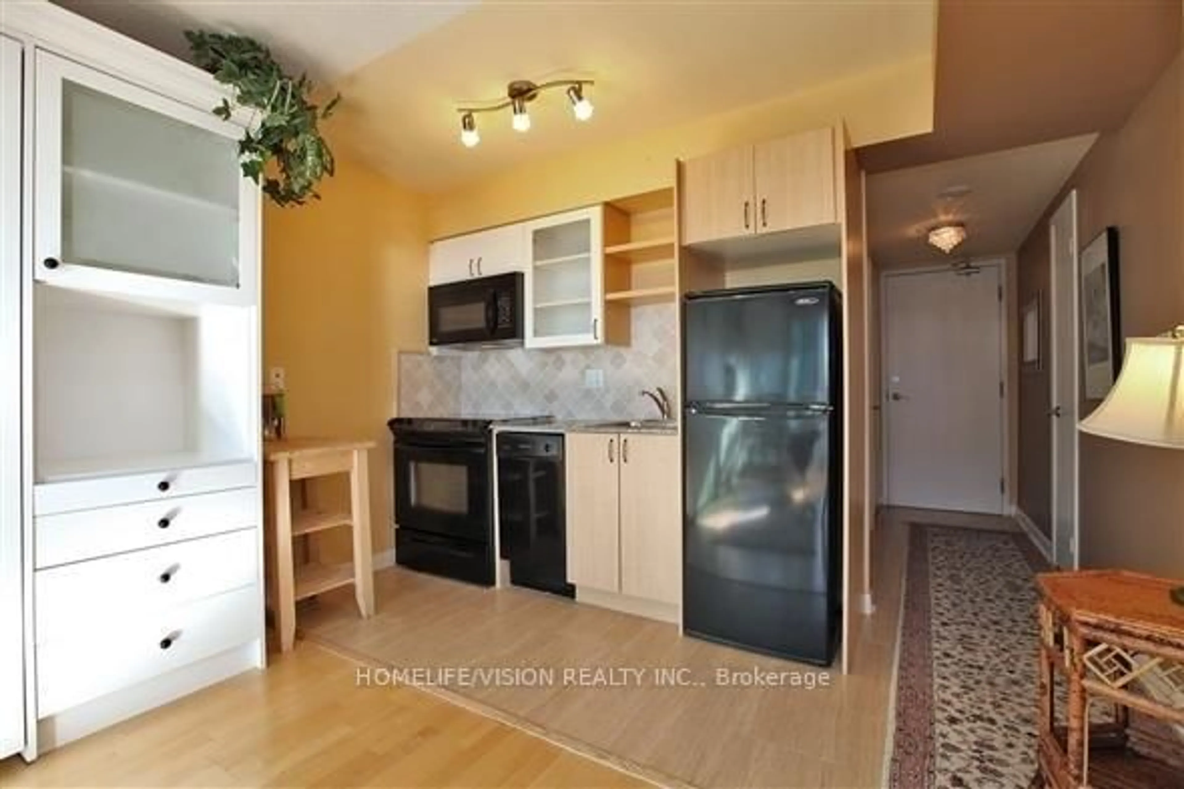 Standard kitchen, unknown for 600 Fleet St #2509, Toronto Ontario M5V 1B7