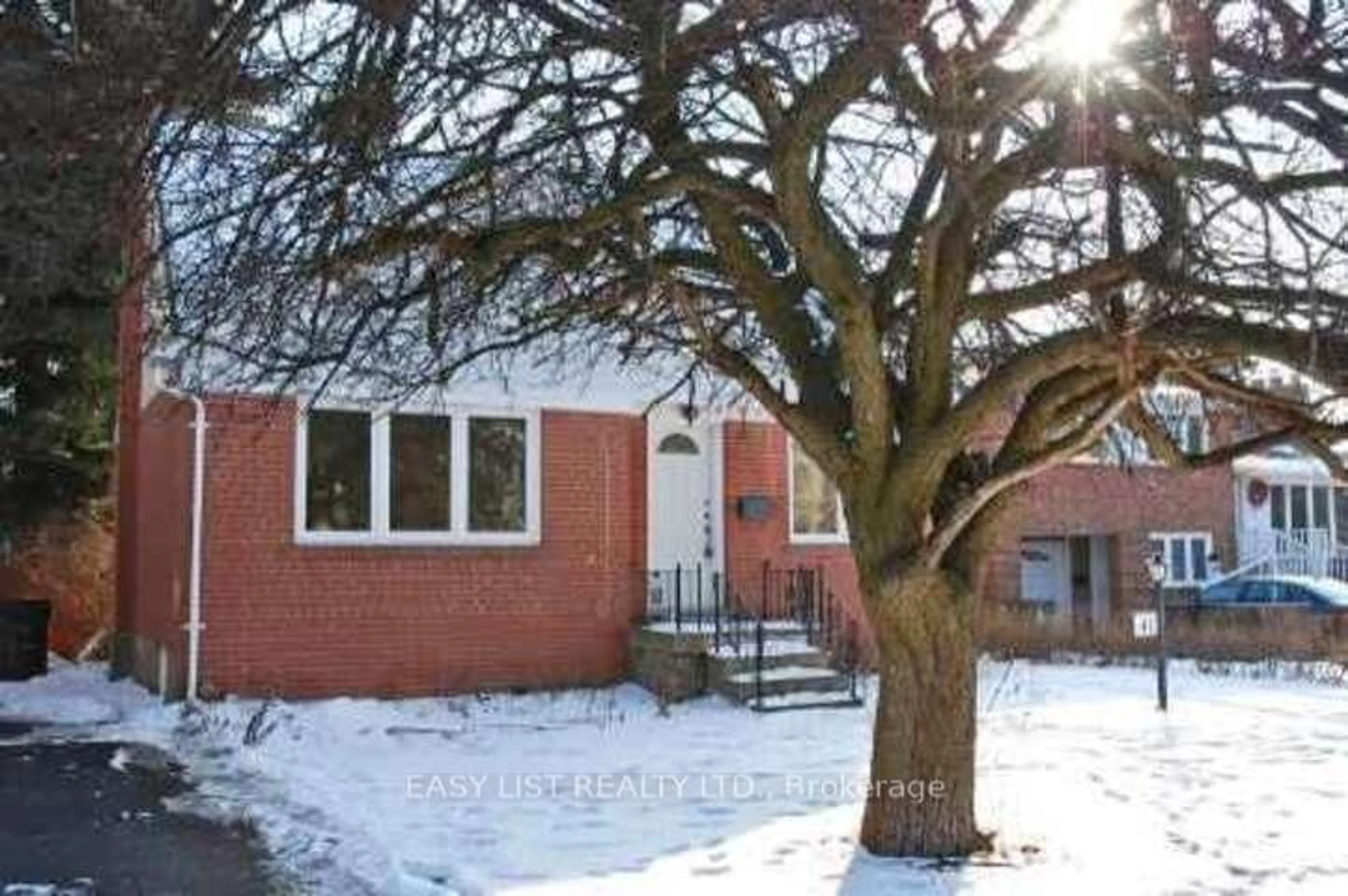 Home with brick exterior material, street for 41 Churchill Ave, Toronto Ontario M2N 1Y6