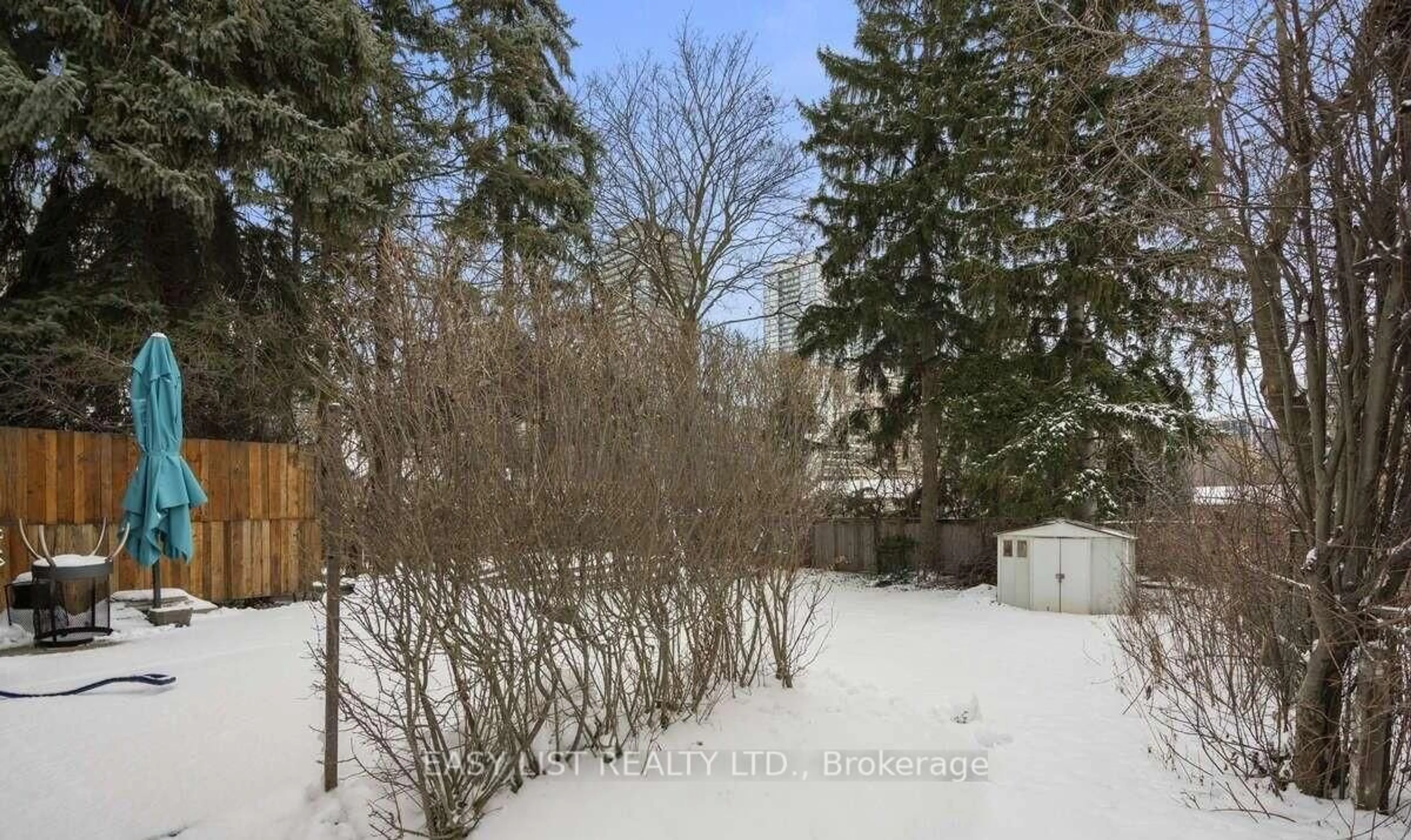 Patio, street for 41 Churchill Ave, Toronto Ontario M2N 1Y6