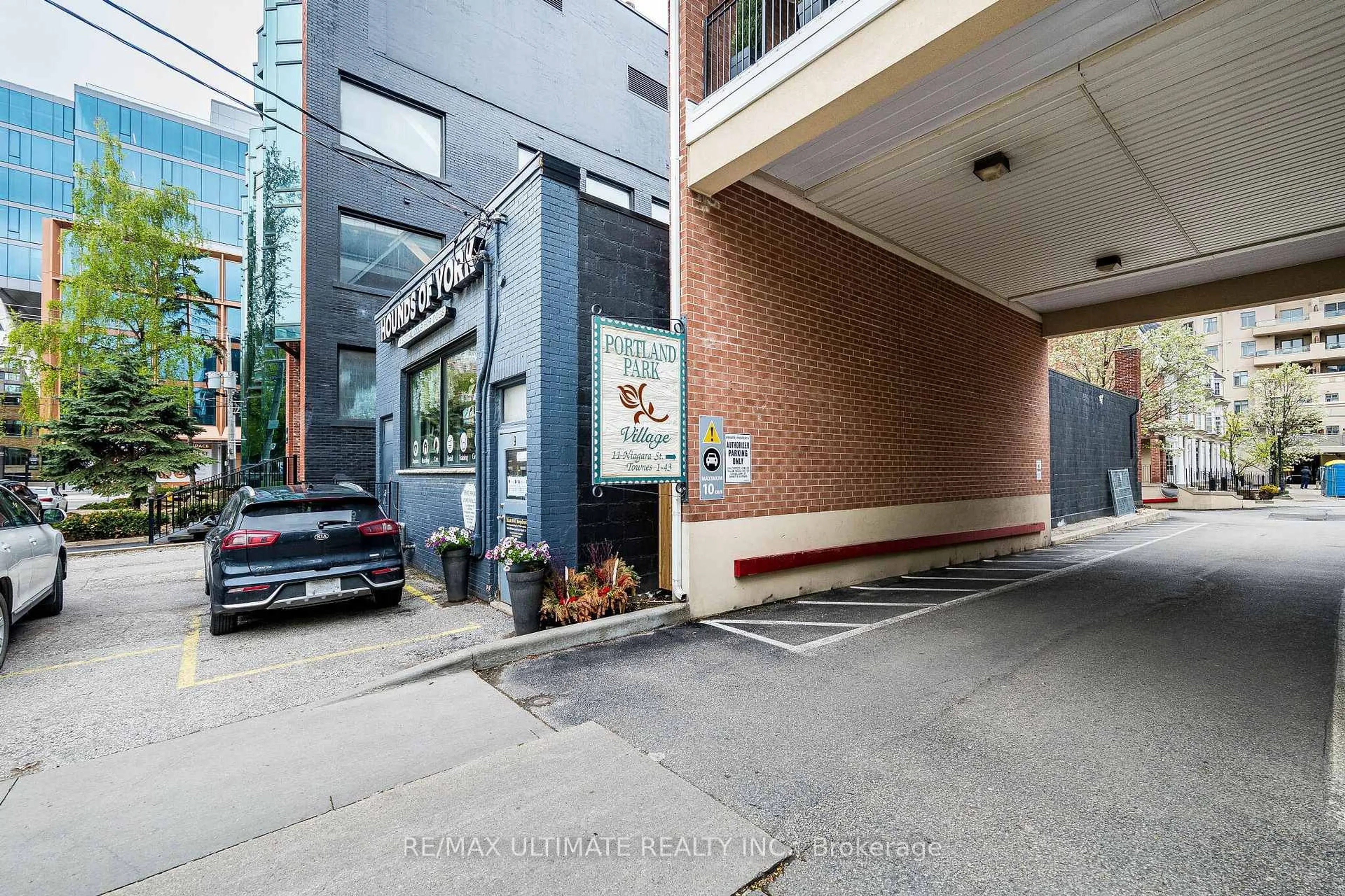 Unknown for 11 Niagara St, Toronto Ontario M5V 3N9