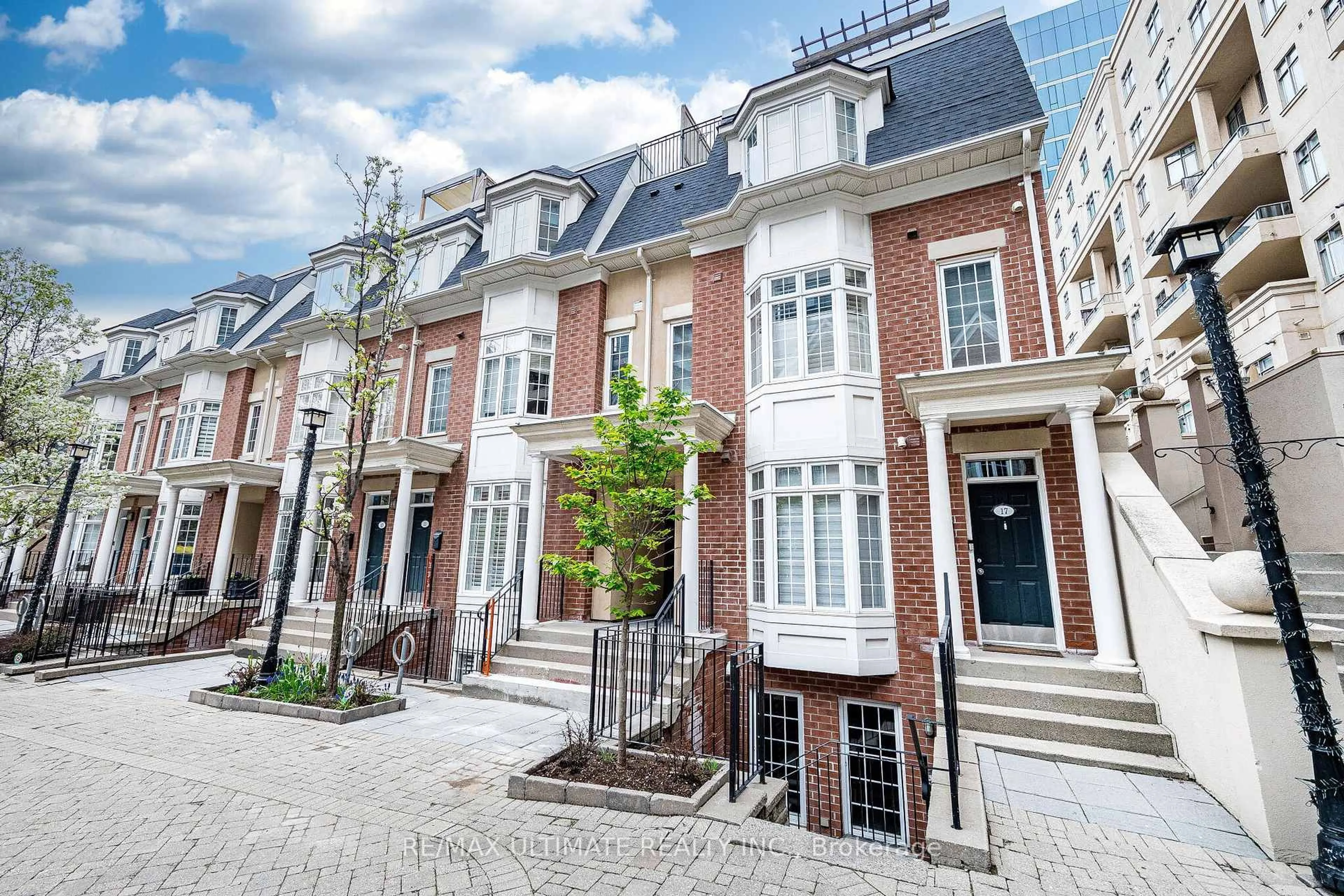 Home with brick exterior material, street for 11 Niagara St, Toronto Ontario M5V 3N9