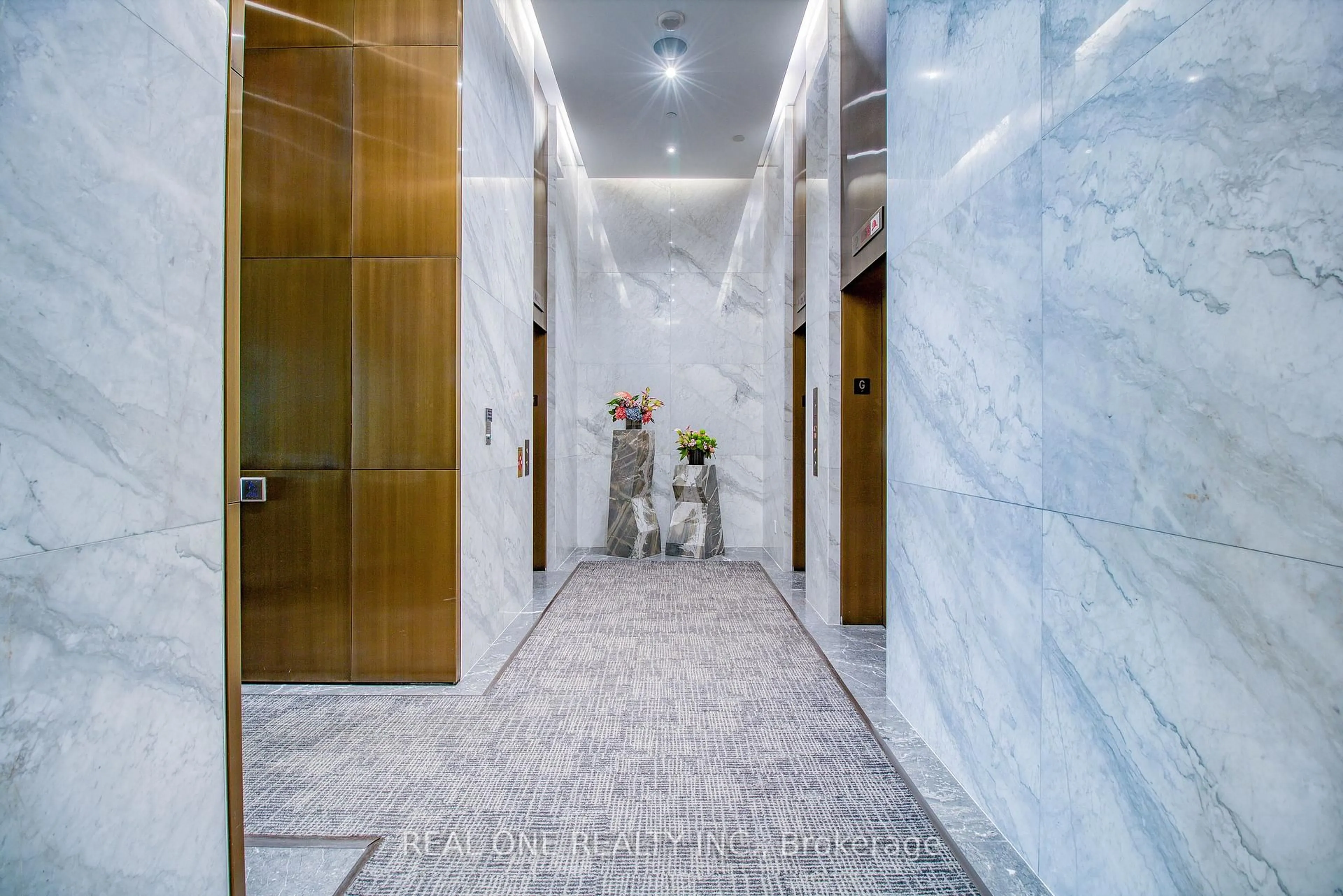 Indoor foyer for 200 Bloor St #3104, Toronto Ontario M5S 1T8