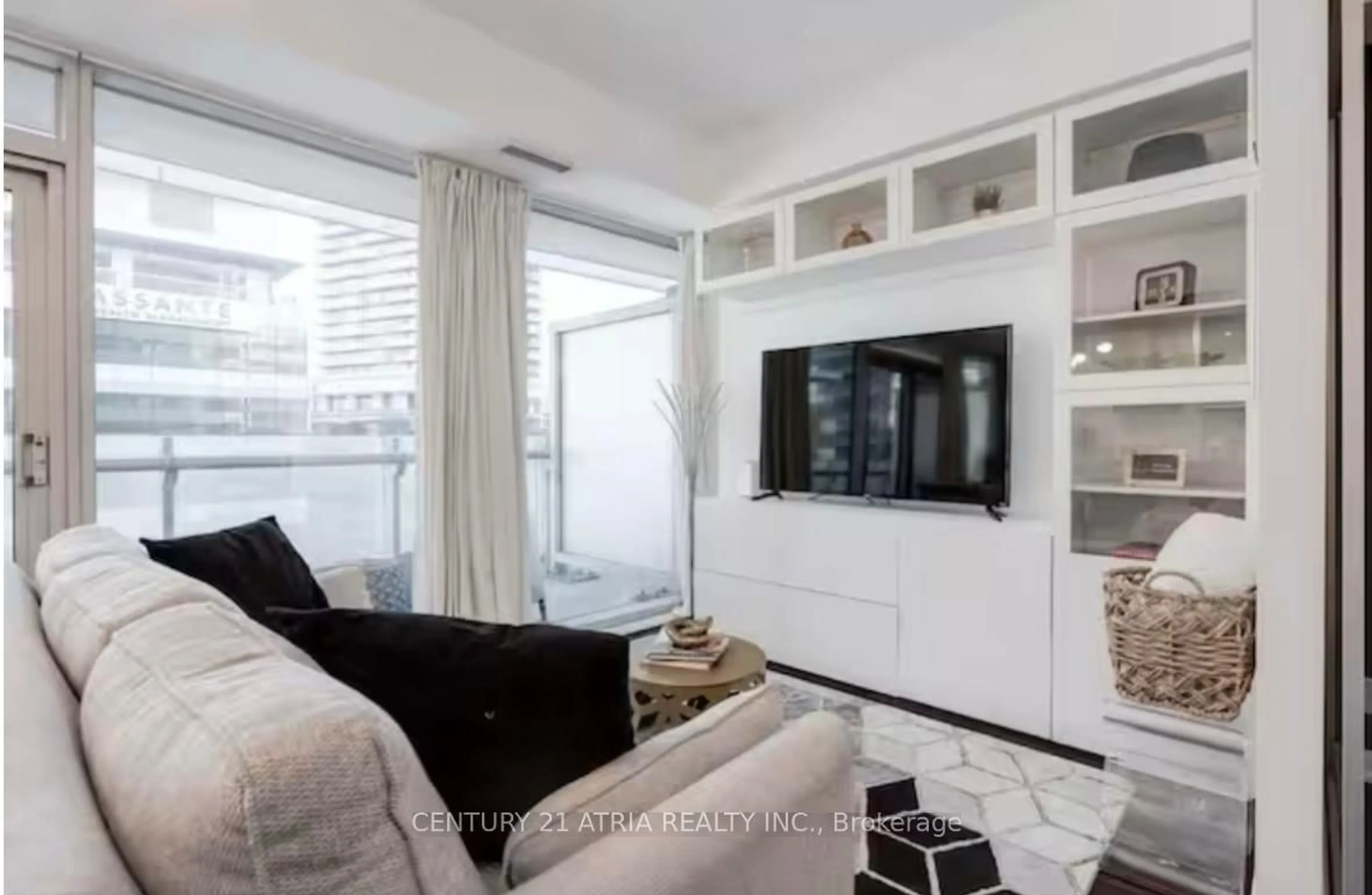 Living room with furniture, unknown for 14 York St #512, Toronto Ontario M5J 0B1