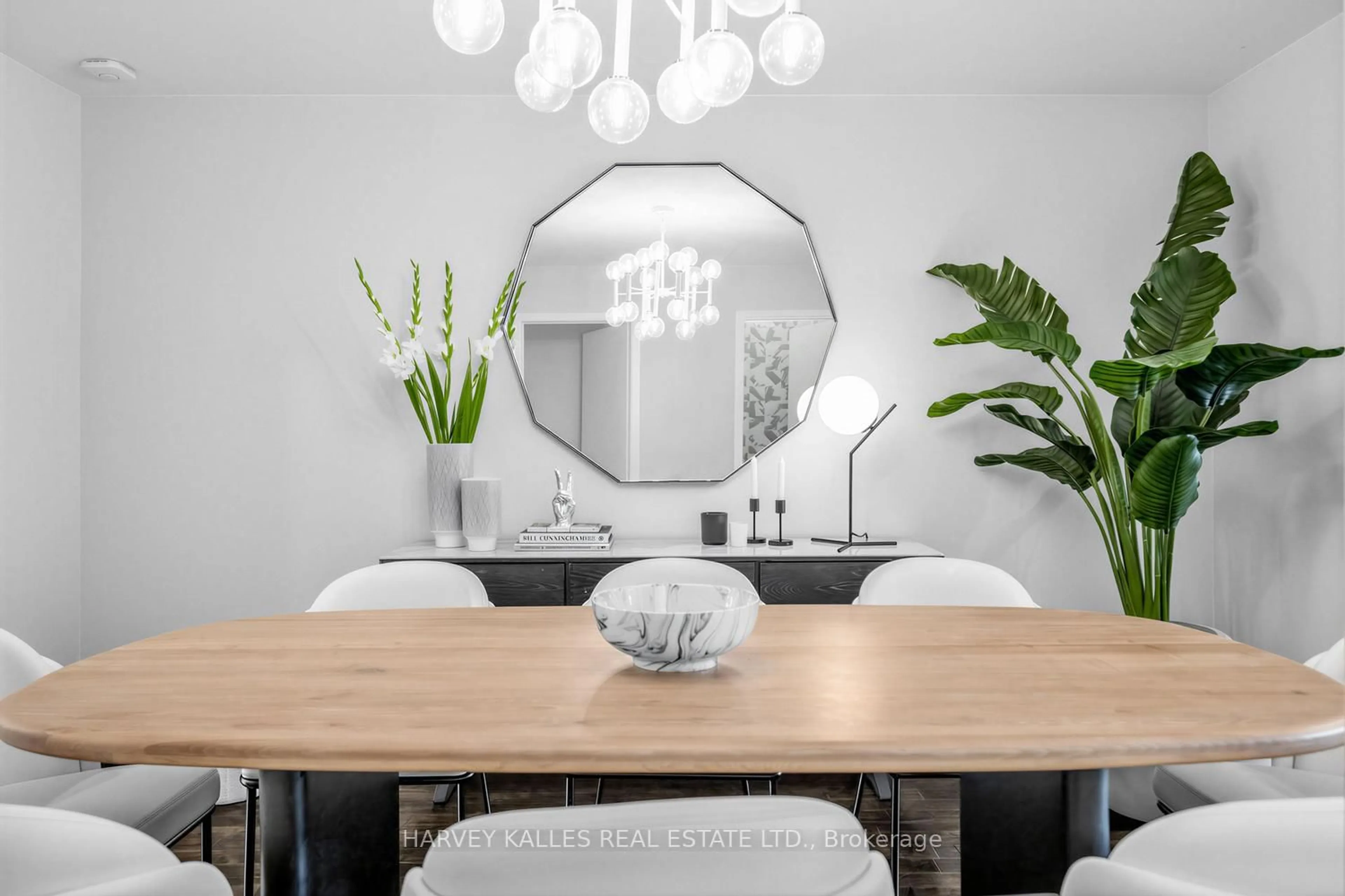 Dining room, unknown for 136 Bedford Park Ave, Toronto Ontario M5M 1J1