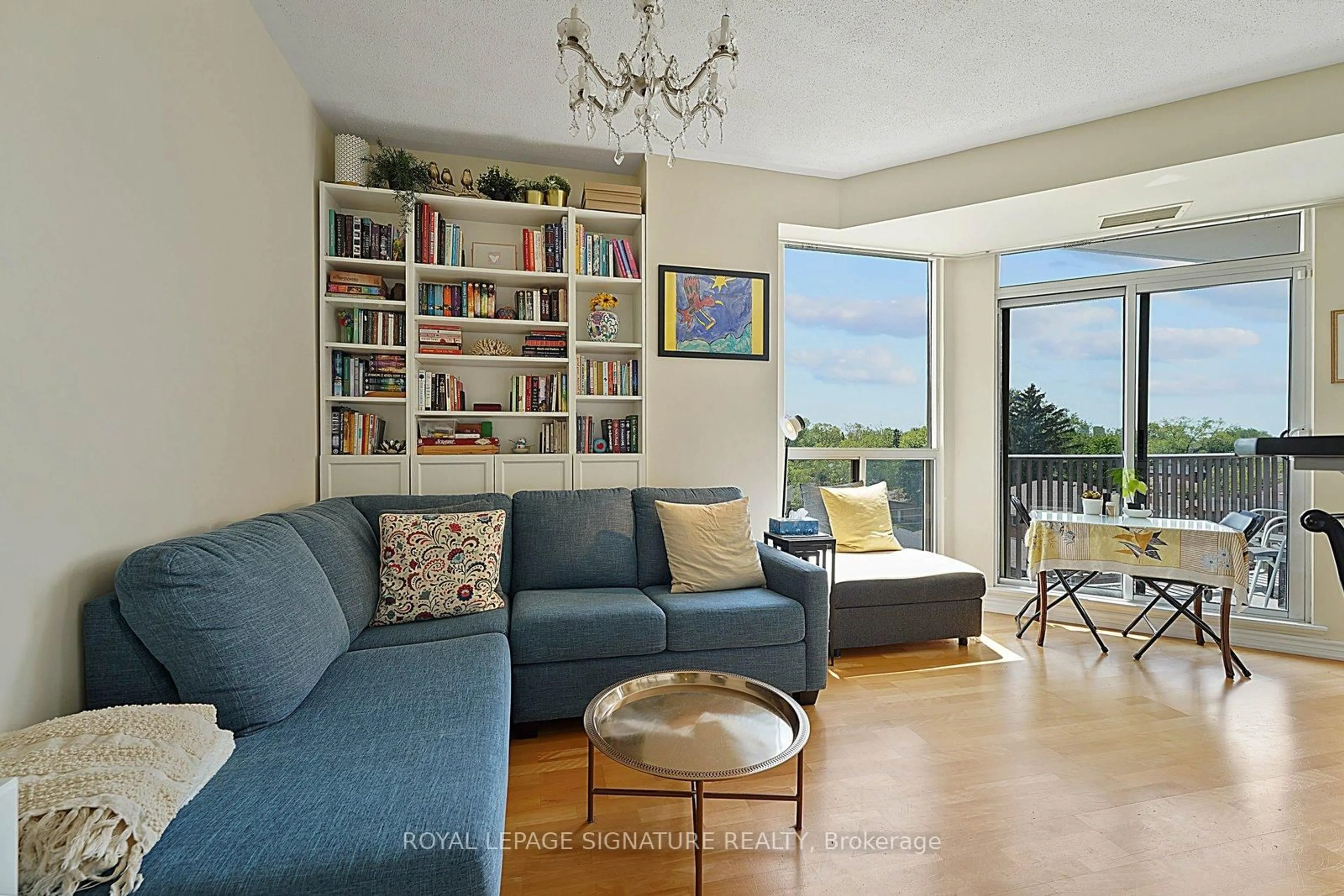 Living room with furniture, unknown for 4200 Bathurst St #514, Toronto Ontario M3H 6C7