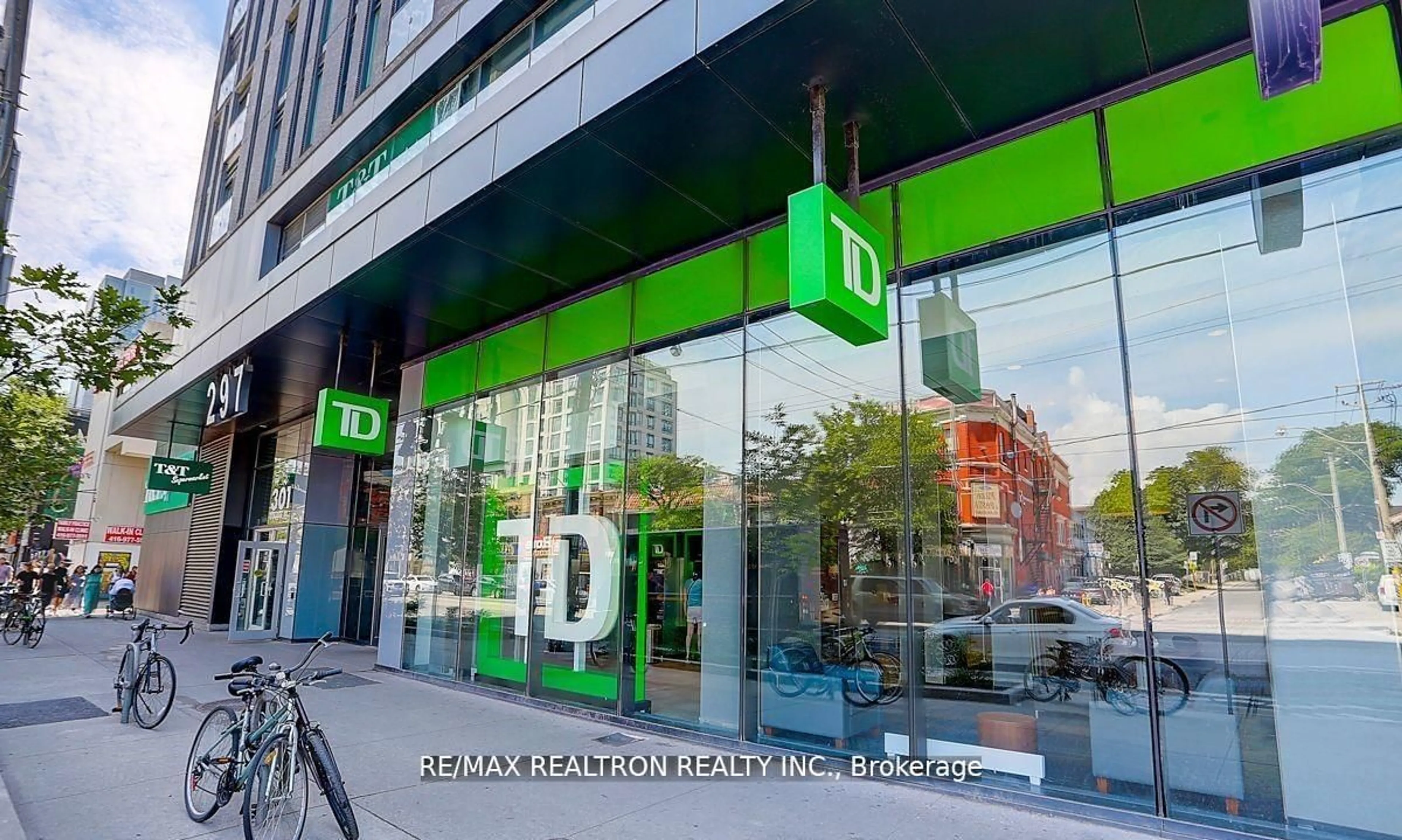 Unknown for 297 College St #917, Toronto Ontario M5T 1S2