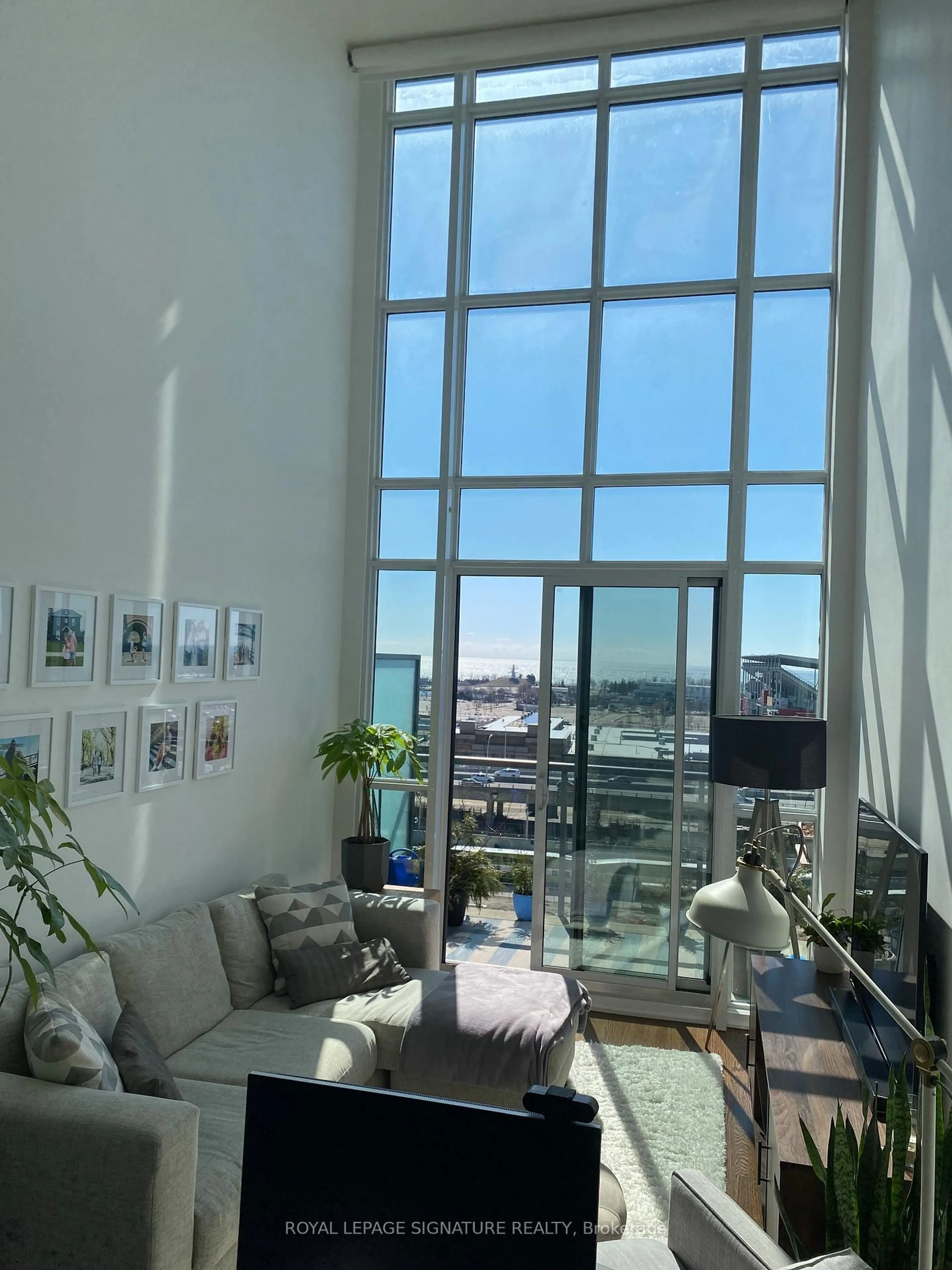 A pic of a room for 5 Hanna Ave #705, Toronto Ontario M6K 0B3