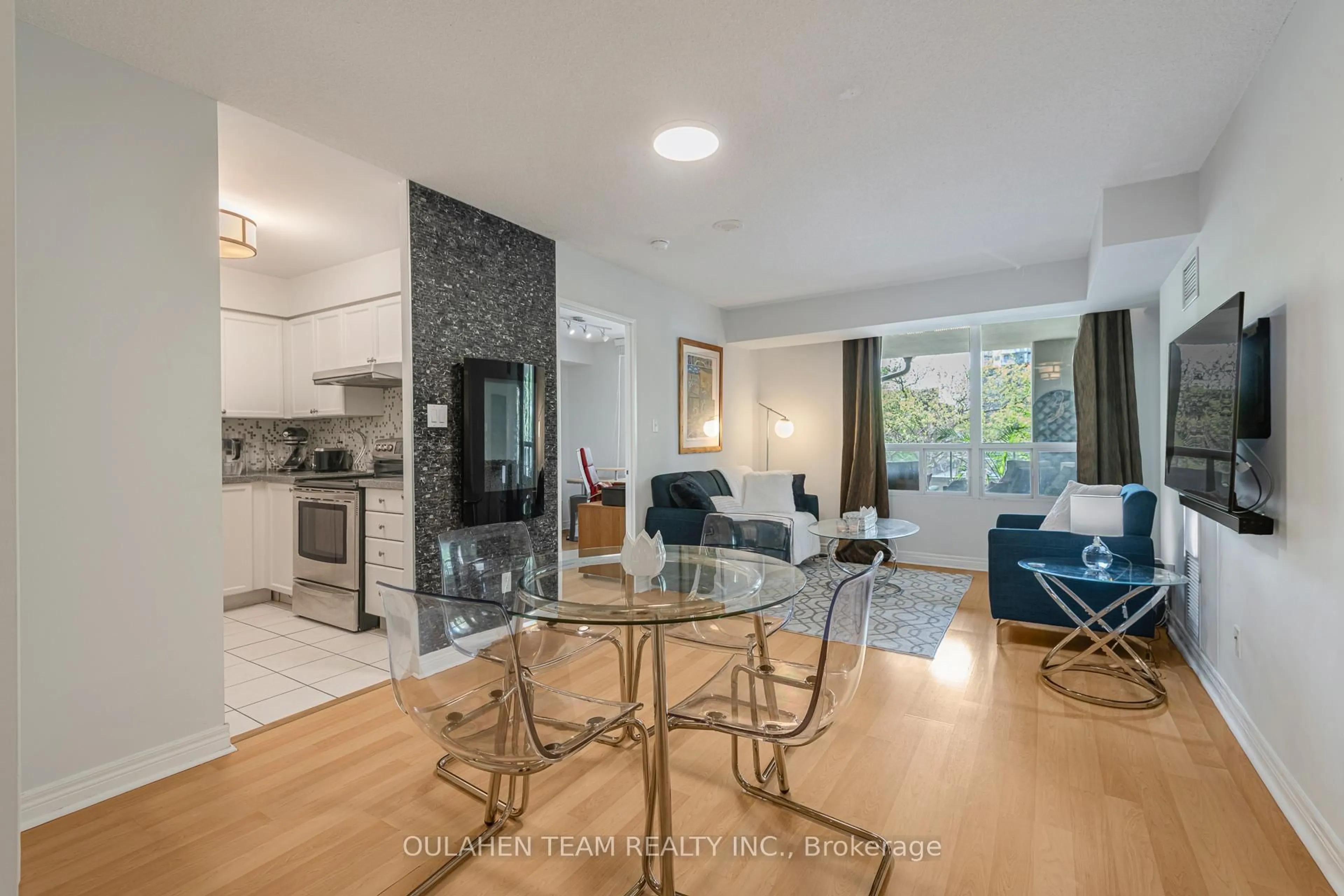 Open concept kitchen, unknown for 28 Empress Ave #215, Toronto Ontario M2N 6Z7