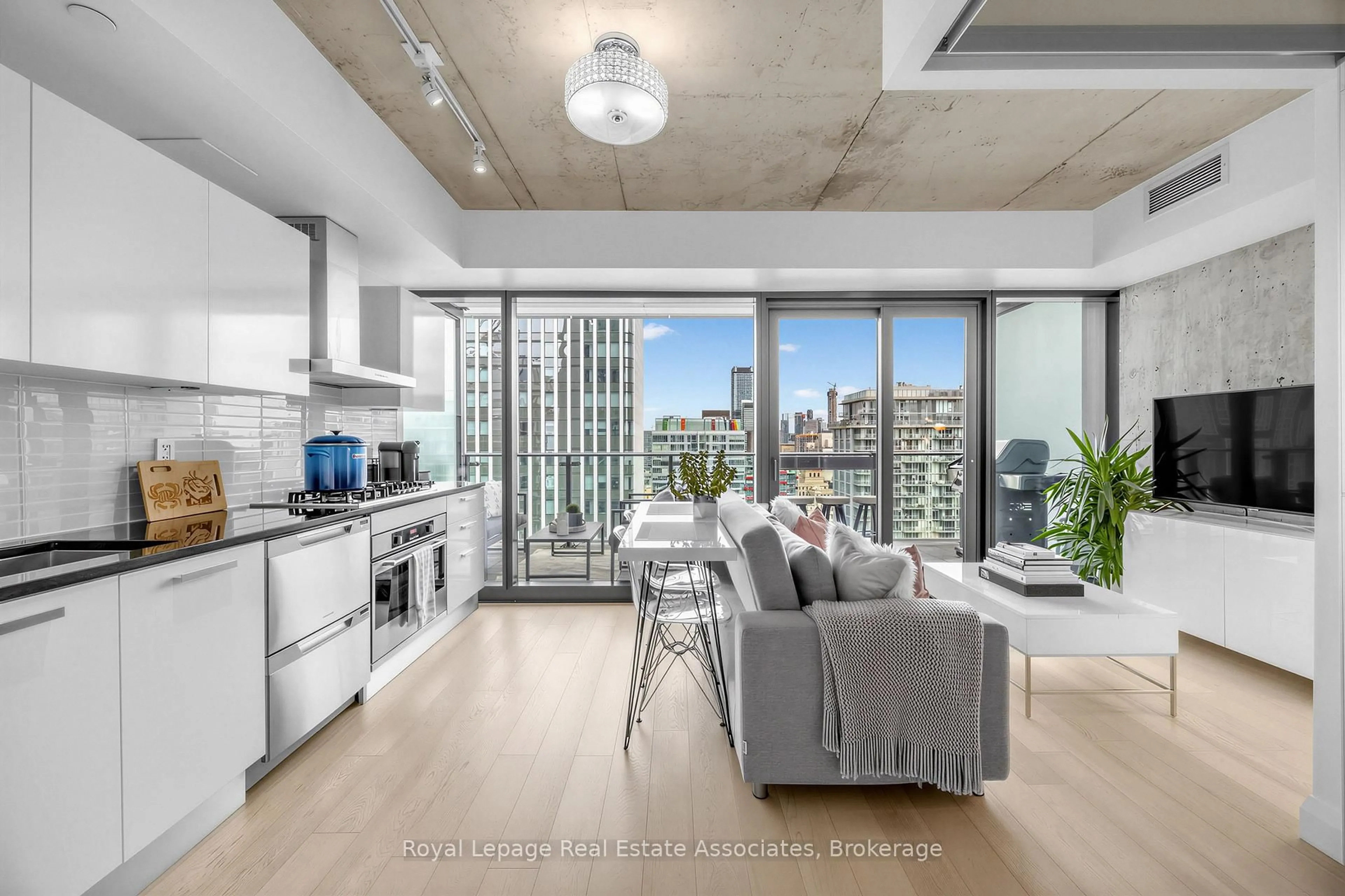 Open concept kitchen, unknown for 224 King St #3102, Toronto Ontario M5H 0A6