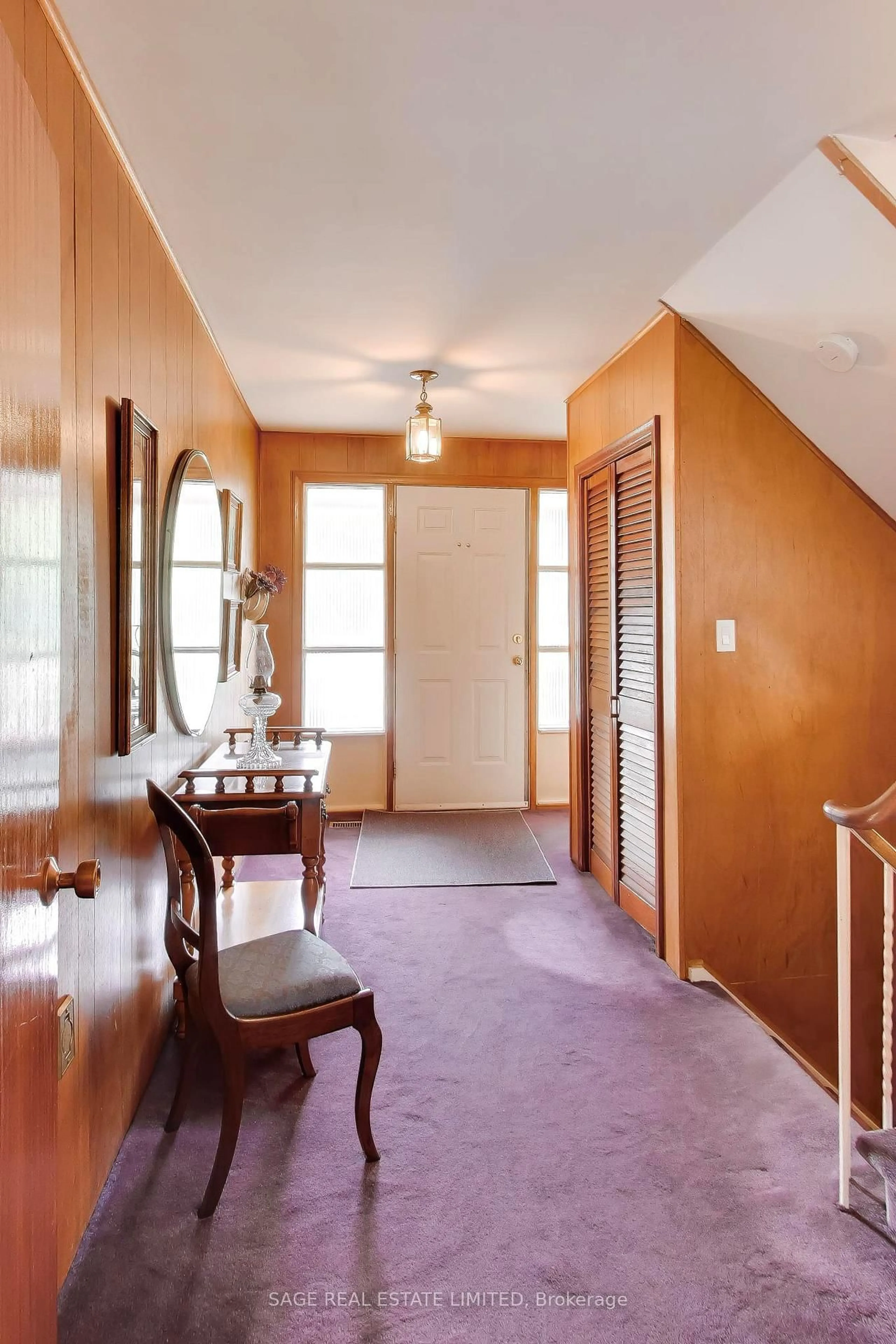 Indoor entryway for 10 Gaspe Rd, Toronto Ontario M2K 2E8