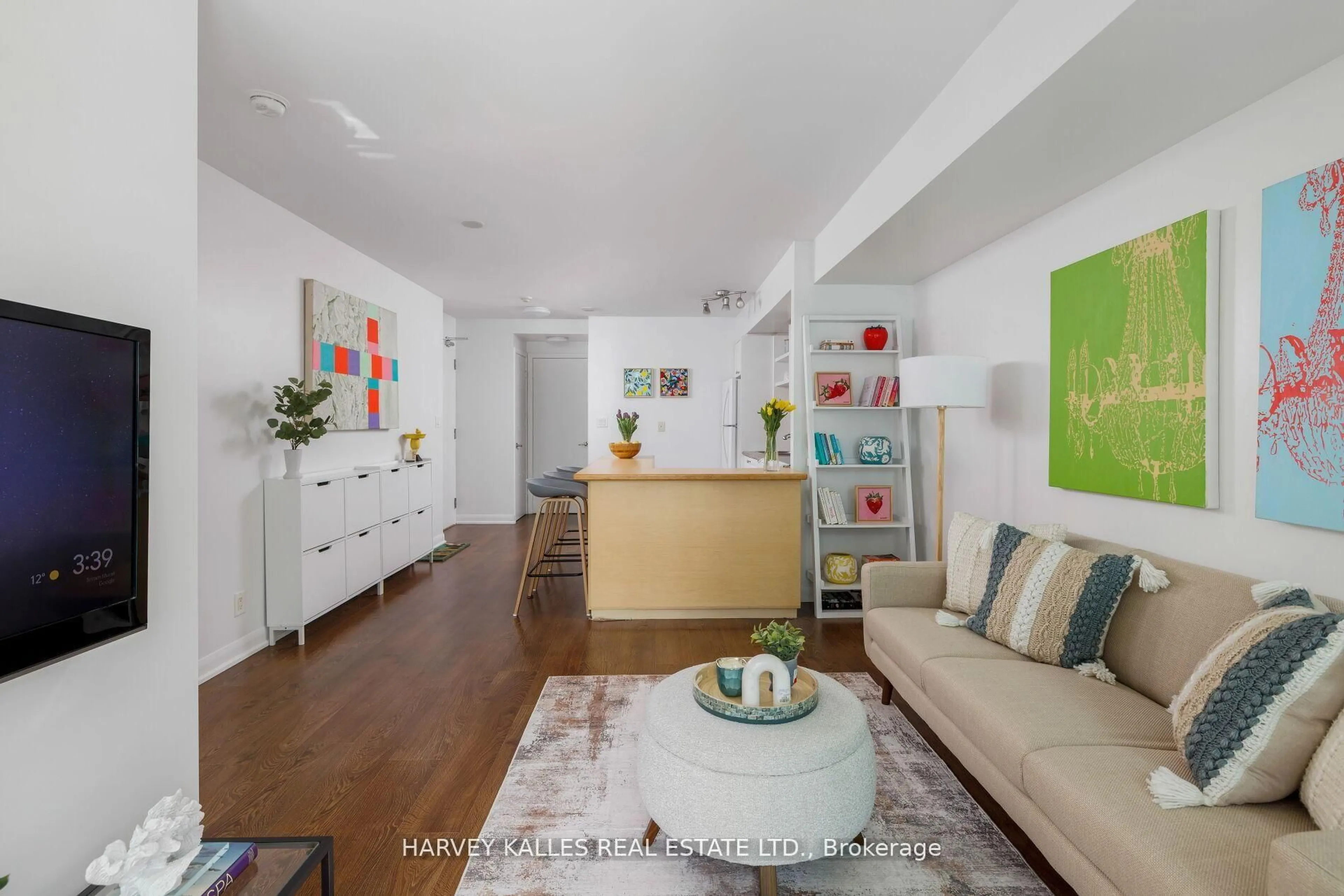Living room with furniture, unknown for 600 Fleet St #401, Toronto Ontario M5V 1B7