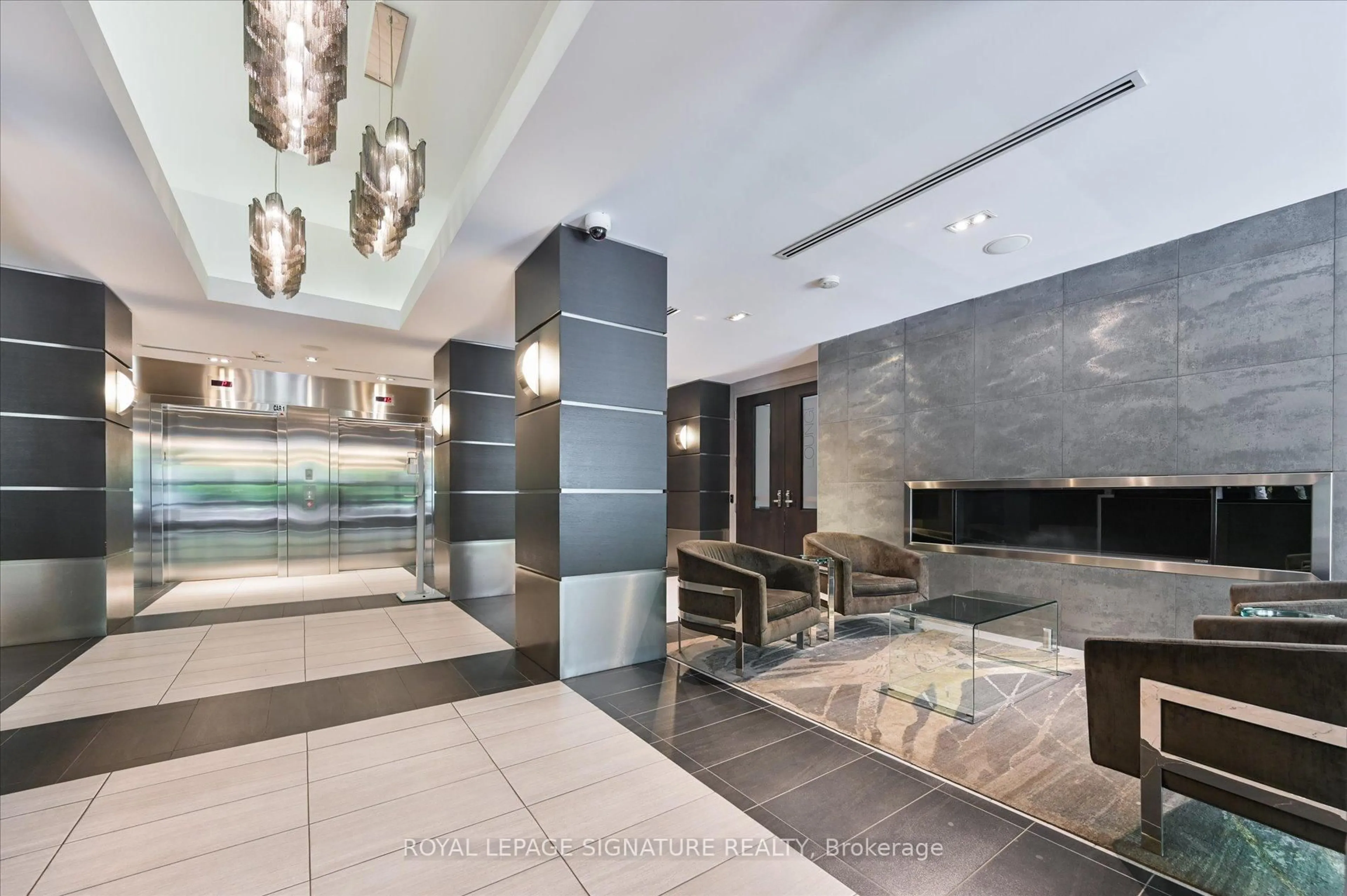 Lobby for 399 Adelaide St #420, Toronto Ontario M5V 1S4