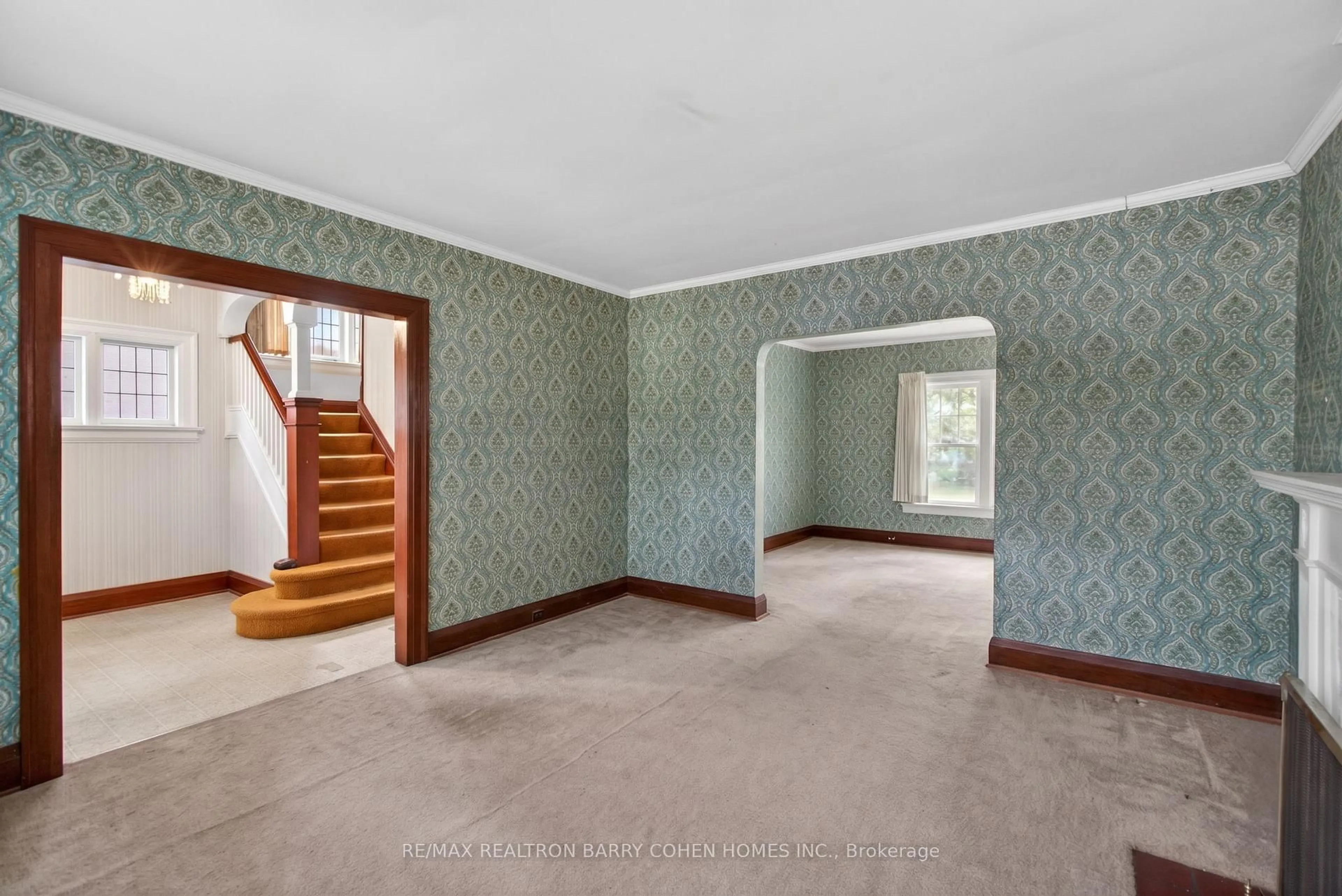 Indoor foyer for 12 Stibbard Ave, Toronto Ontario M4P 2C1