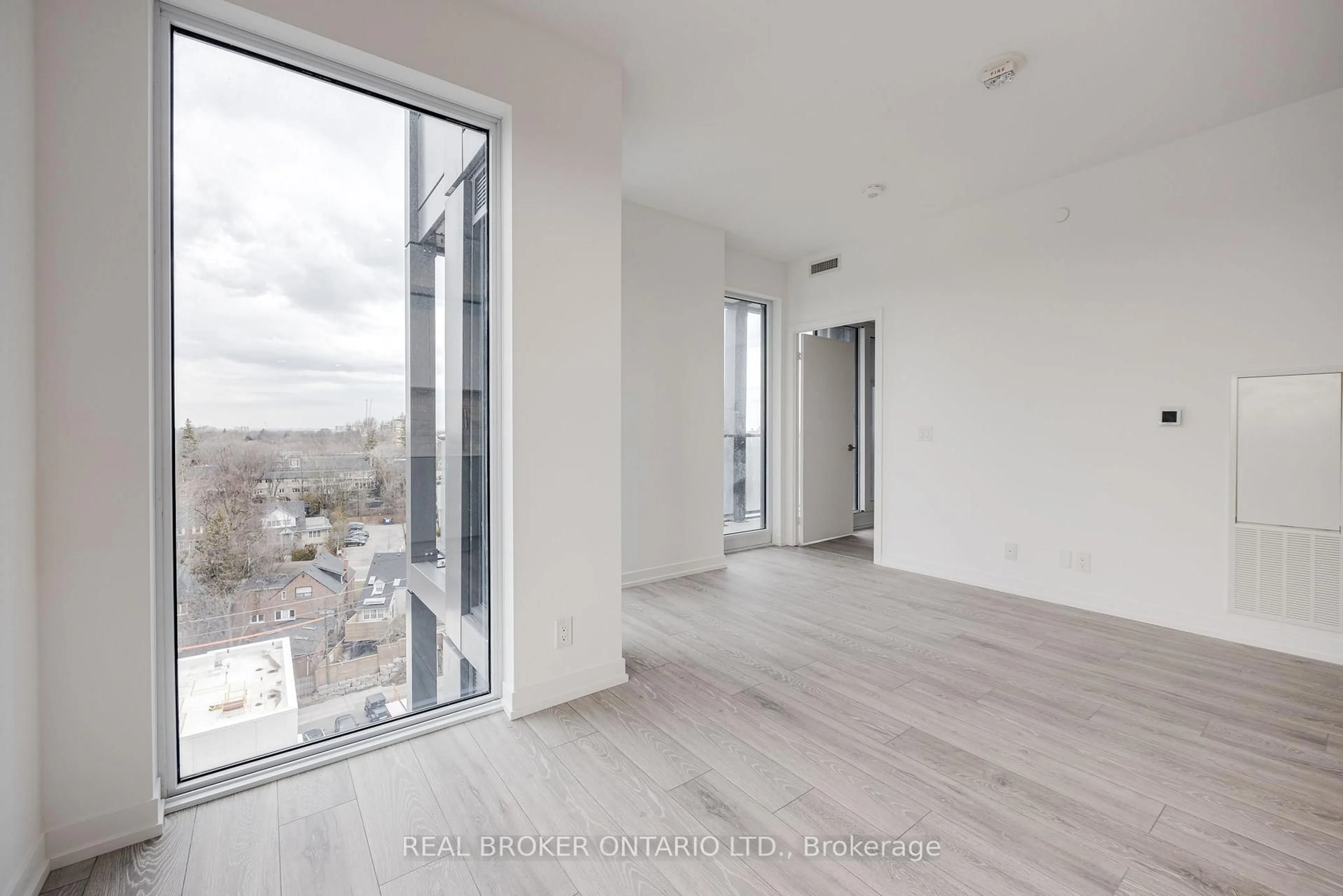 Unknown for 2020 Bathurst St #1106, Toronto Ontario M5P 0A6