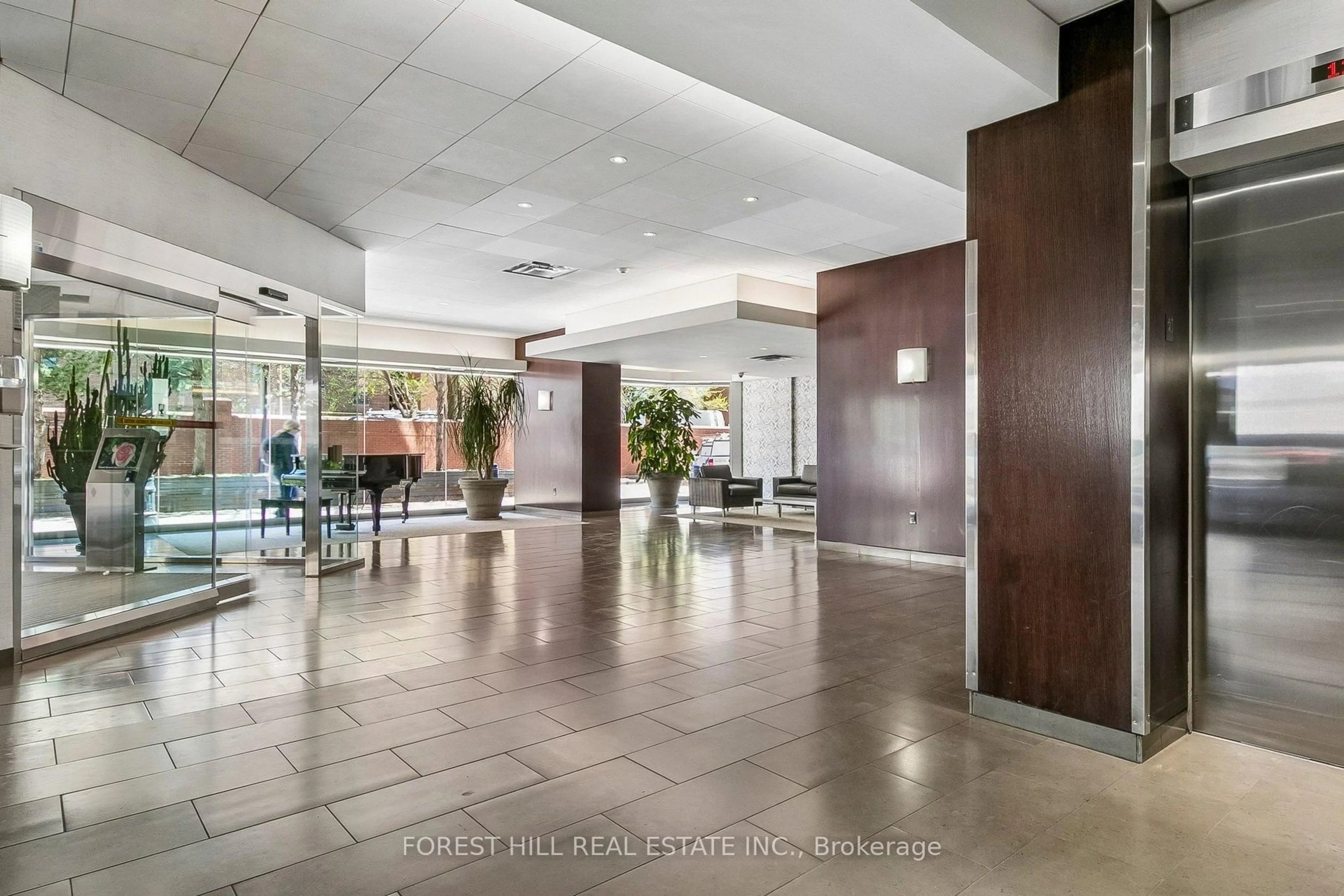 Indoor foyer for 705 King St #1203, Toronto Ontario M5V 2W8