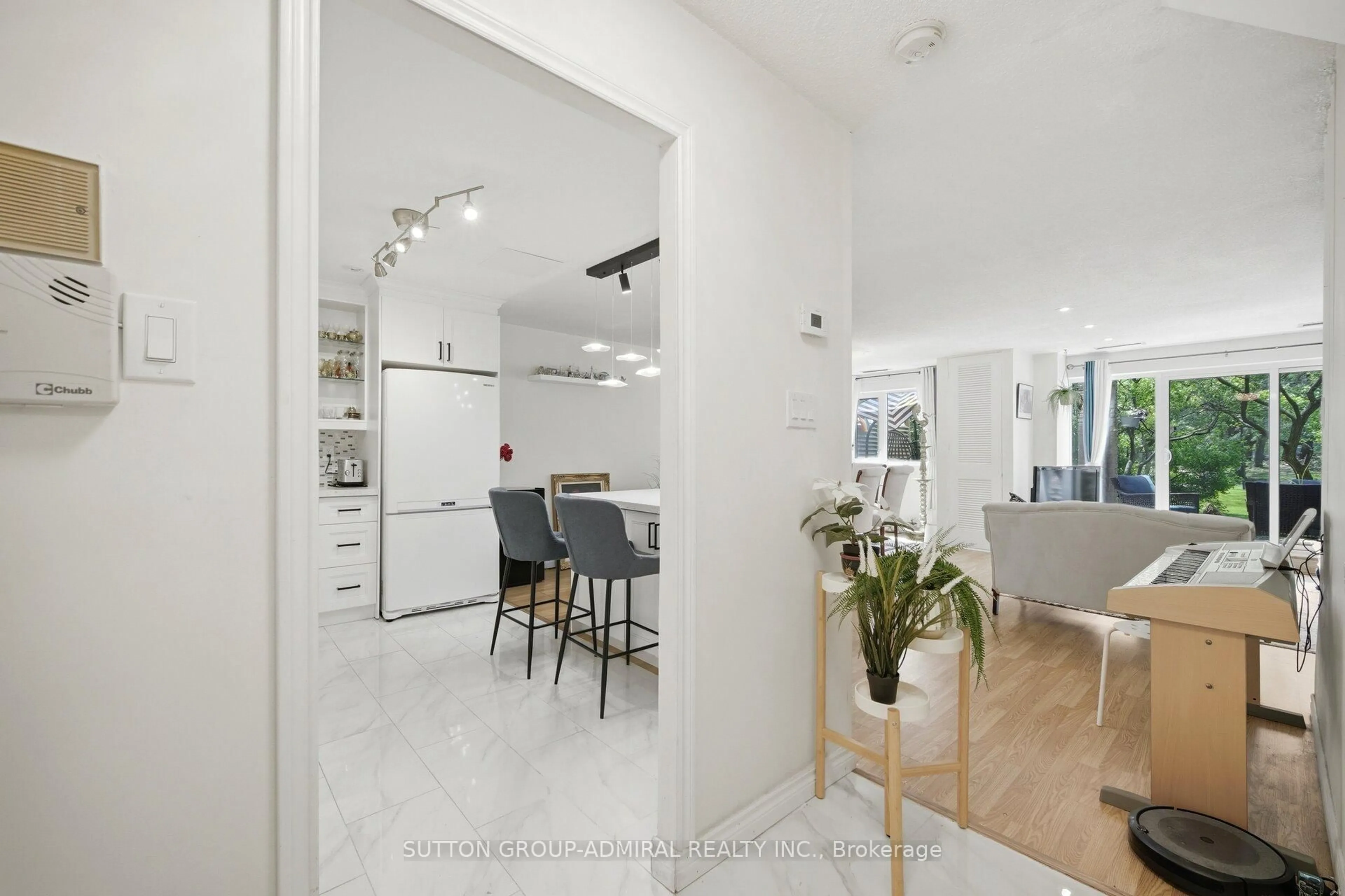 Open concept kitchen, unknown for 4005 Don Mills Rd #148, Toronto Ontario M2H 3J9