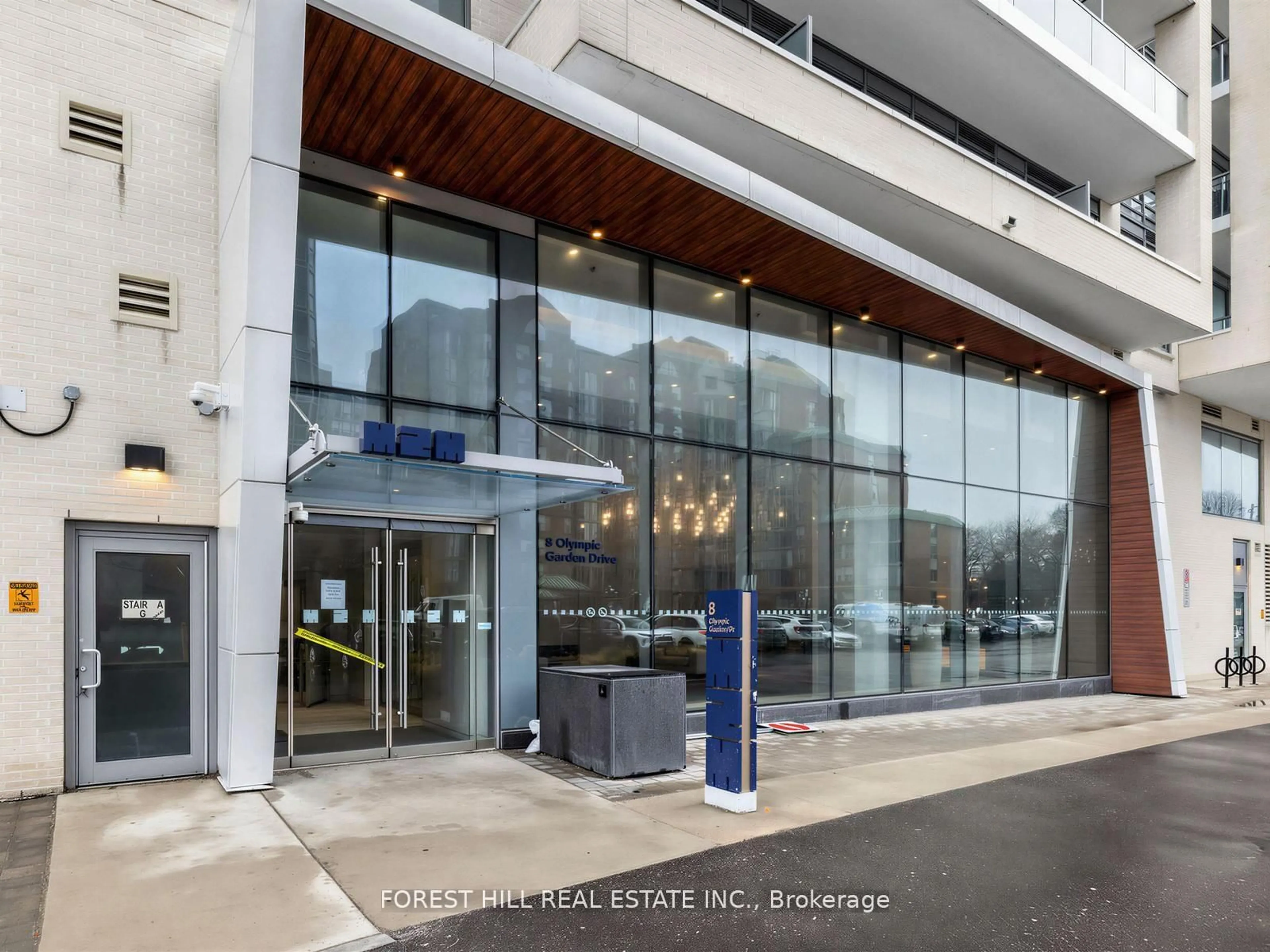 Indoor foyer for 8 Olympic Garden Dr #2903, Toronto Ontario M2M 0B9