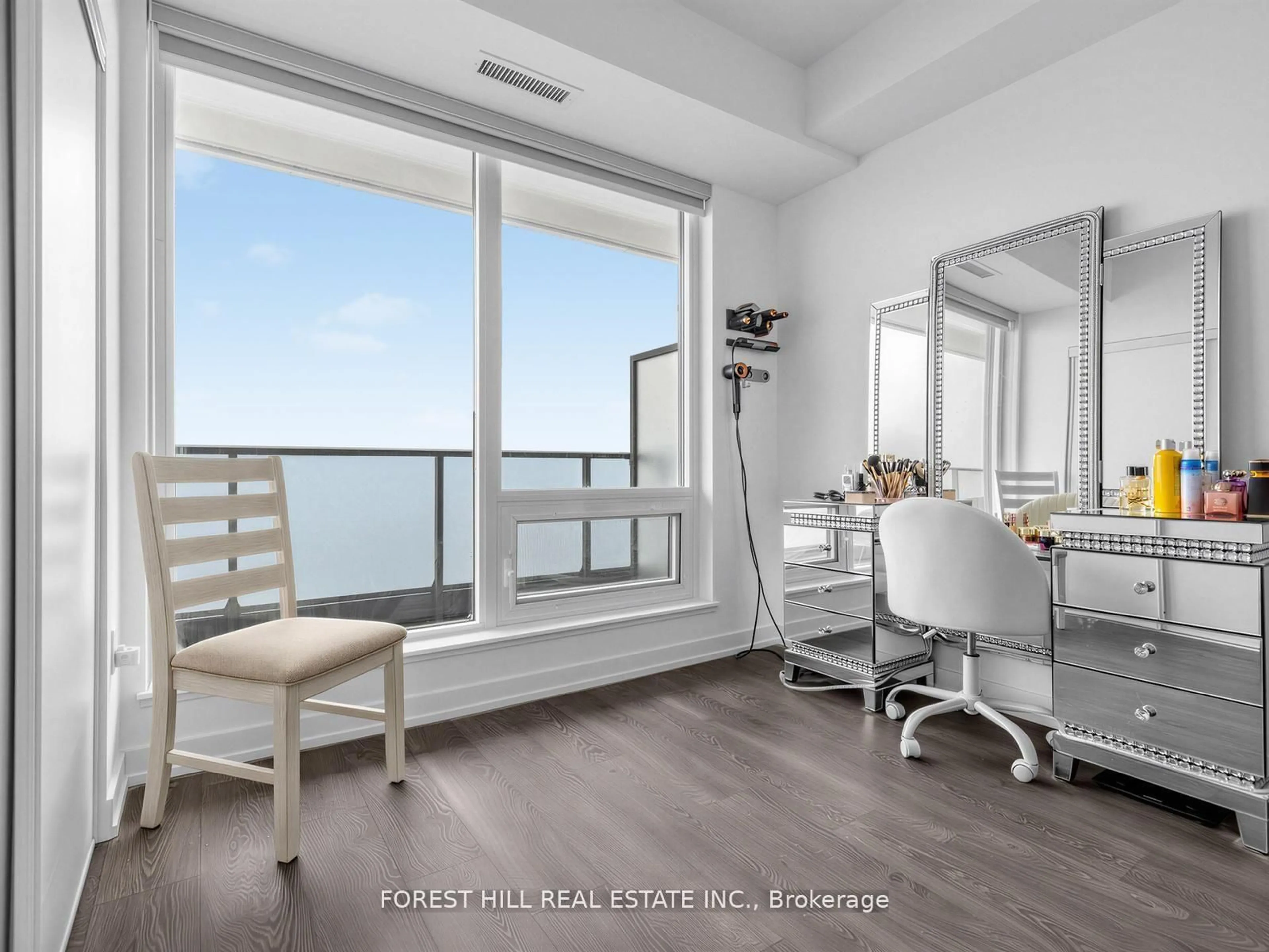 A pic of a room for 8 Olympic Garden Dr #2903, Toronto Ontario M2M 0B9