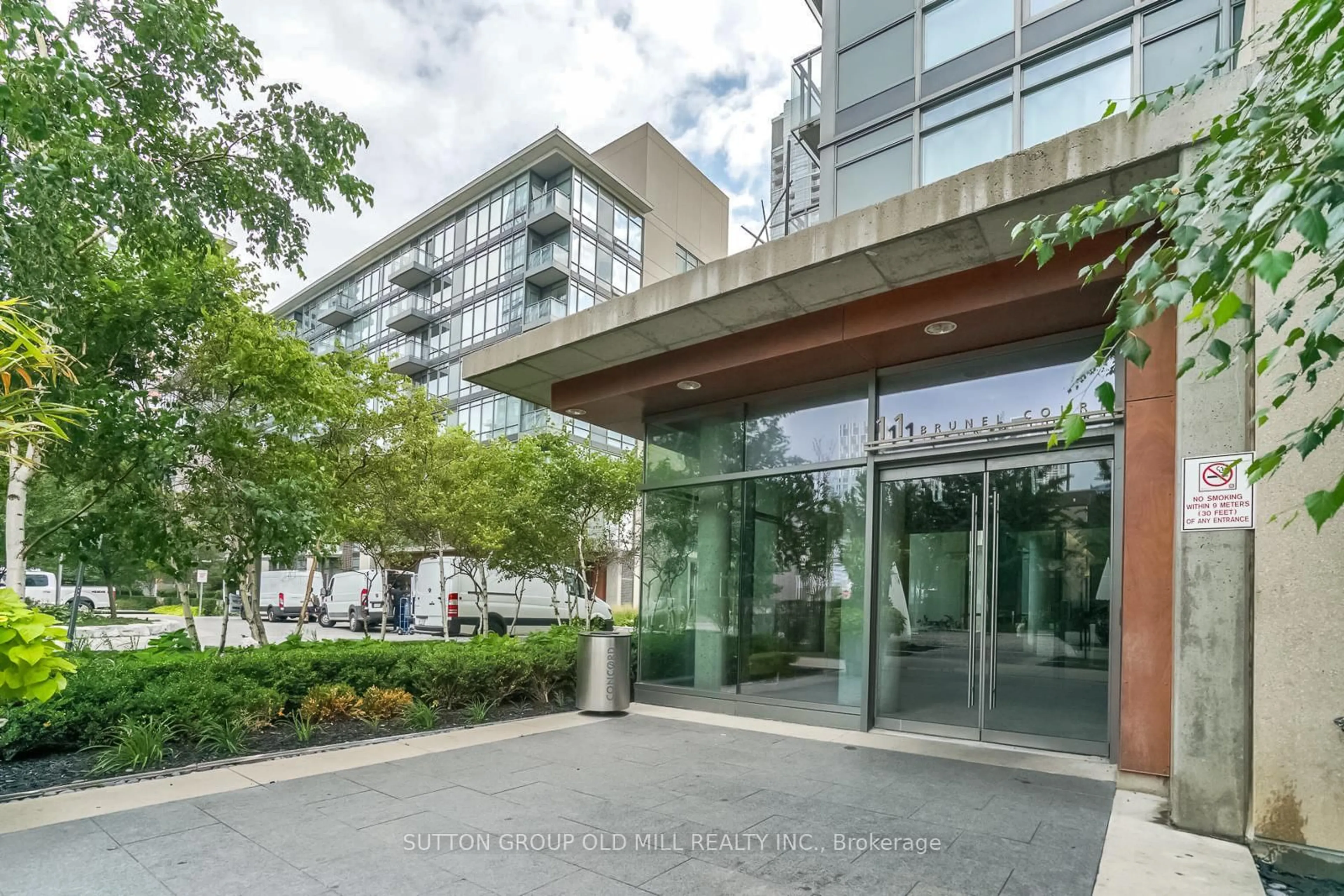 Indoor foyer for 11 Brunel Crt #4311, Toronto Ontario M5V 3Y3