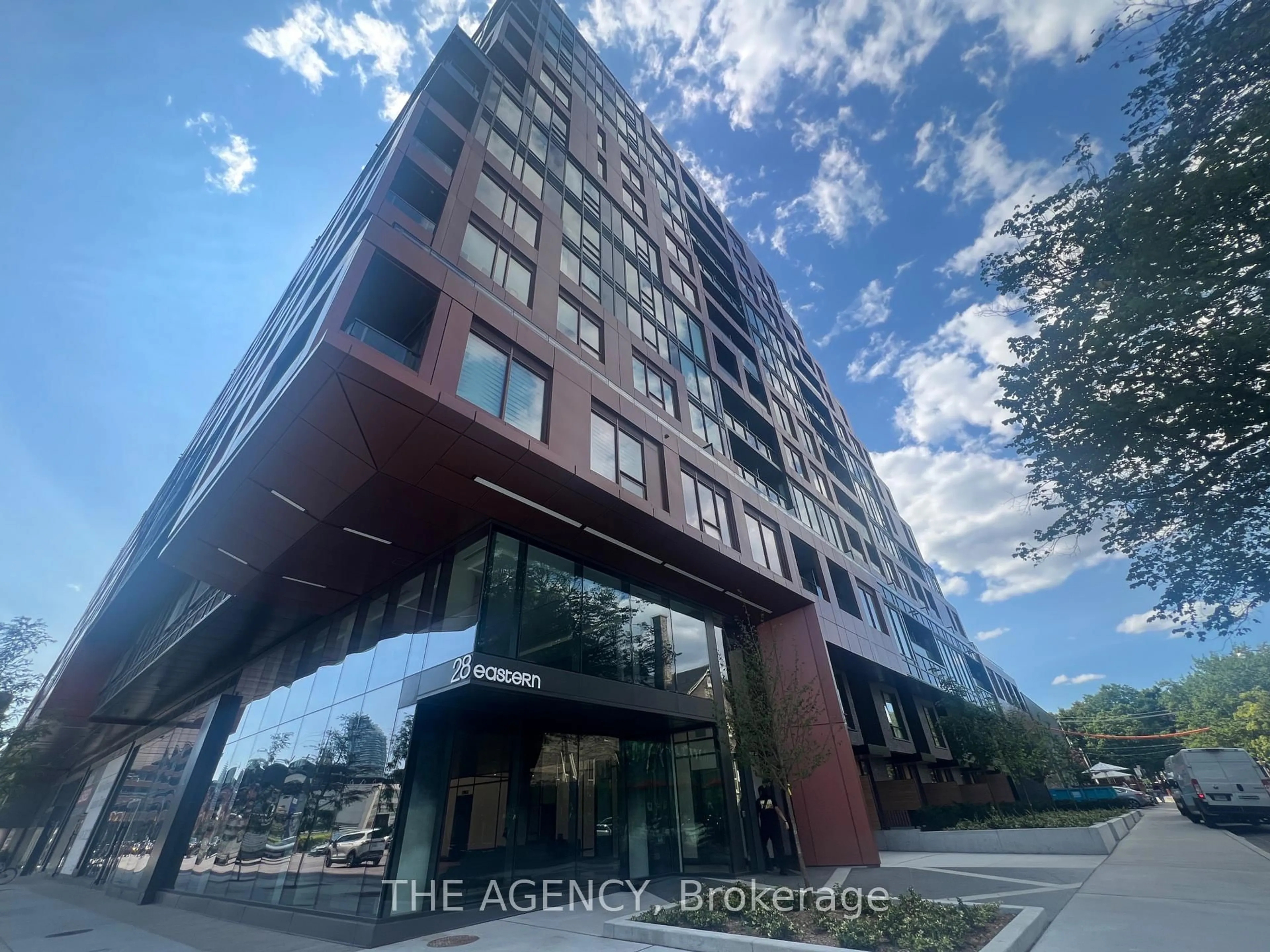 Indoor foyer for 28 Eastern Ave #TH110, Toronto Ontario M5A 0Y2