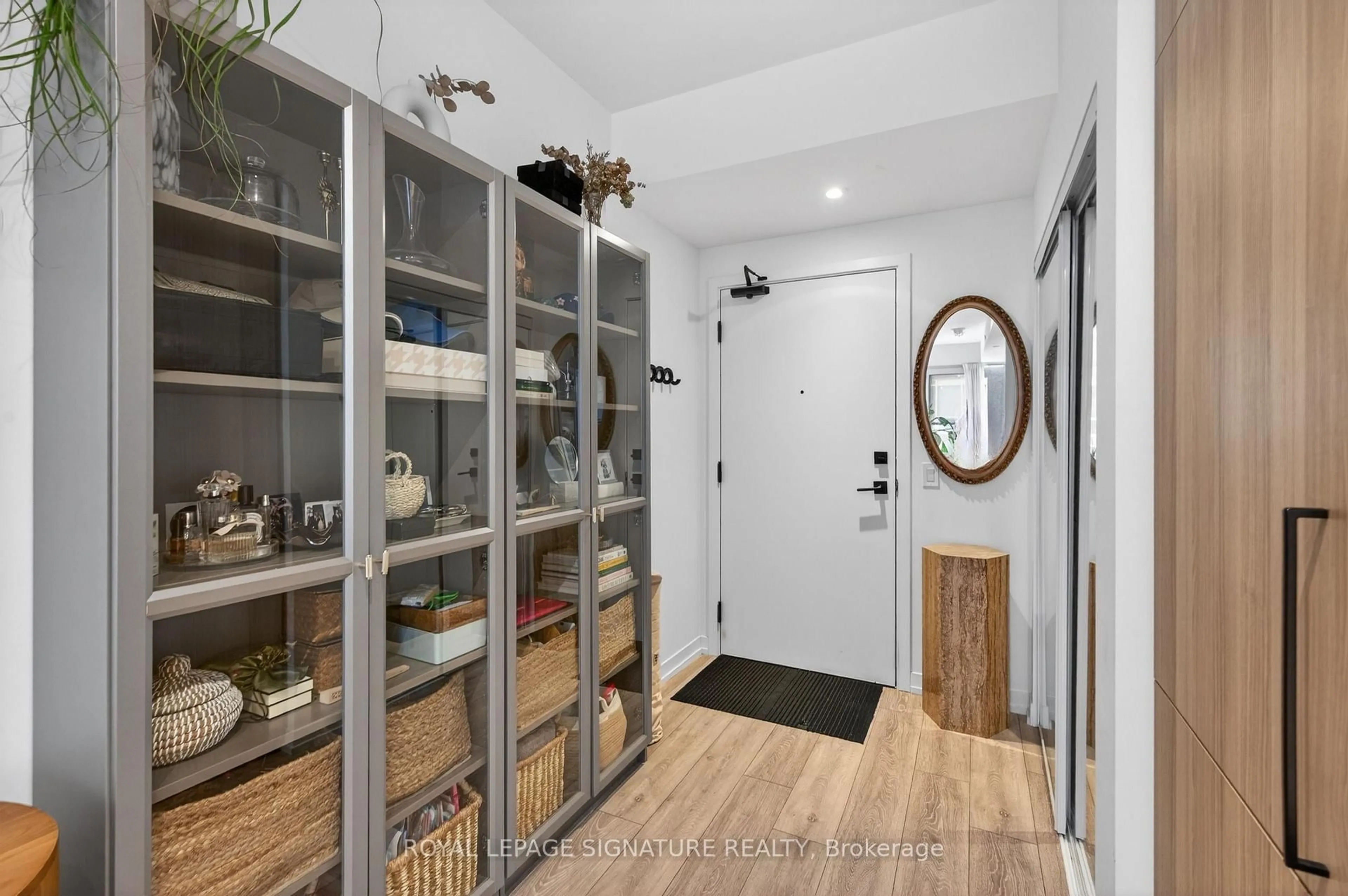 Indoor entryway for 55 Mercer St #3310, Toronto Ontario M5V 0W4