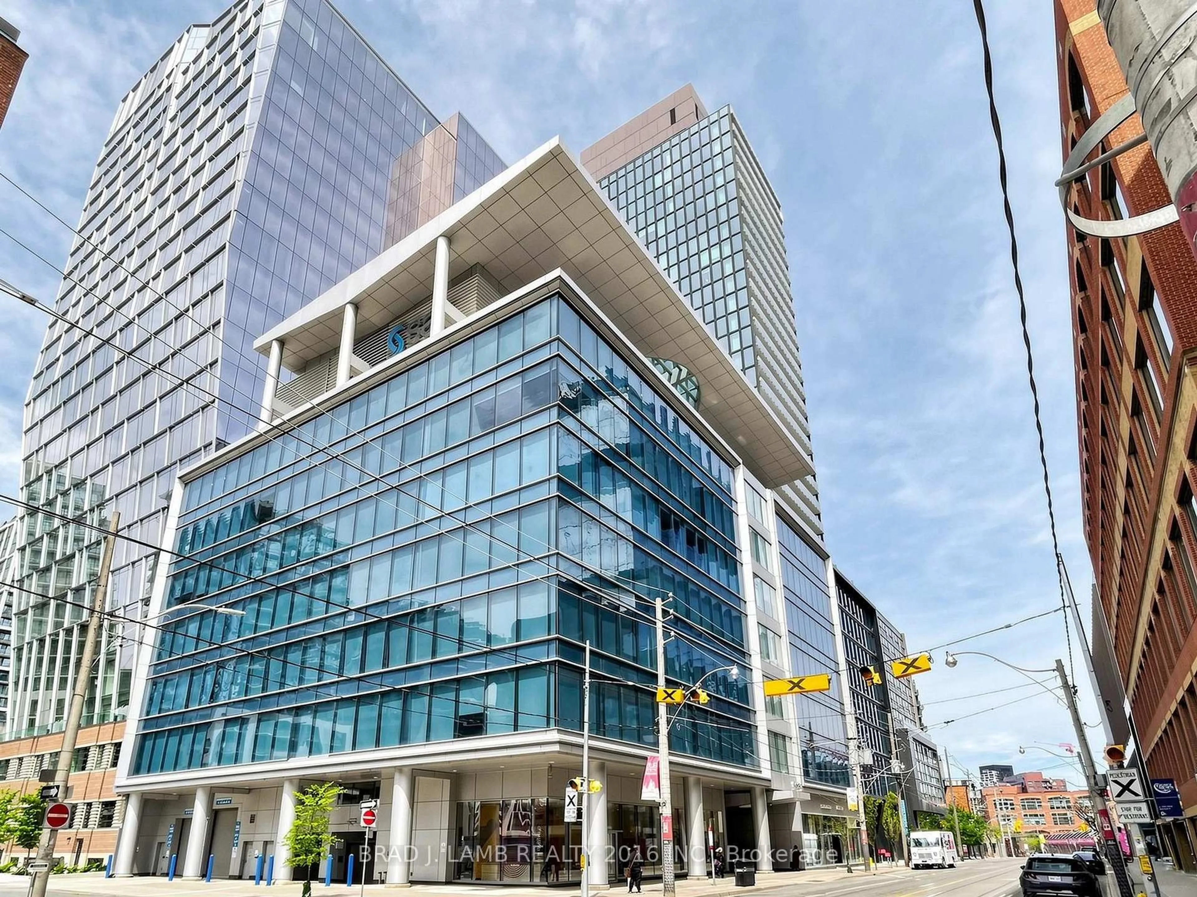 Unknown for 284 King St #404, Toronto Ontario M5A 1K4