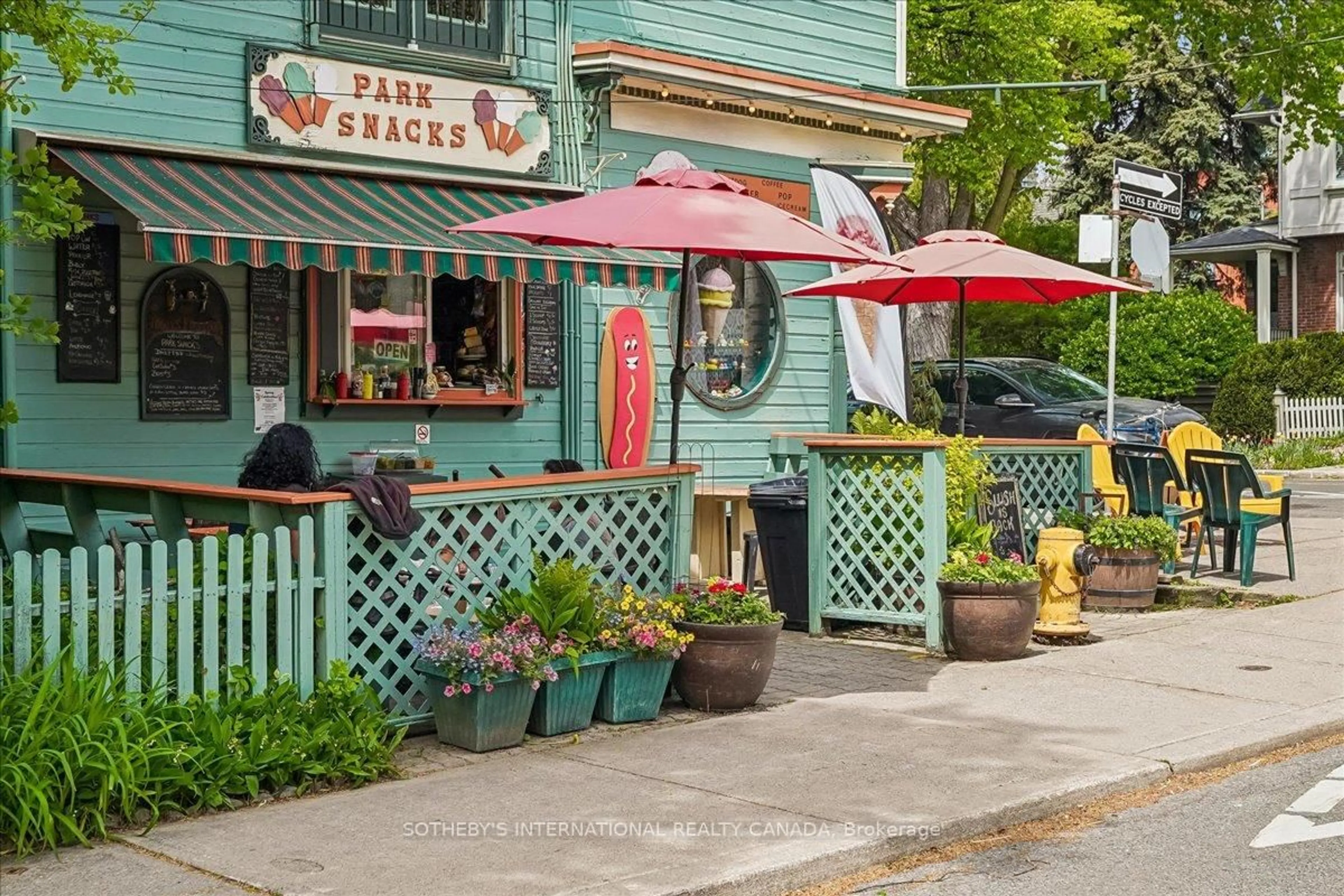Patio, street for 161 Winchester St, Toronto Ontario M4X 1B5