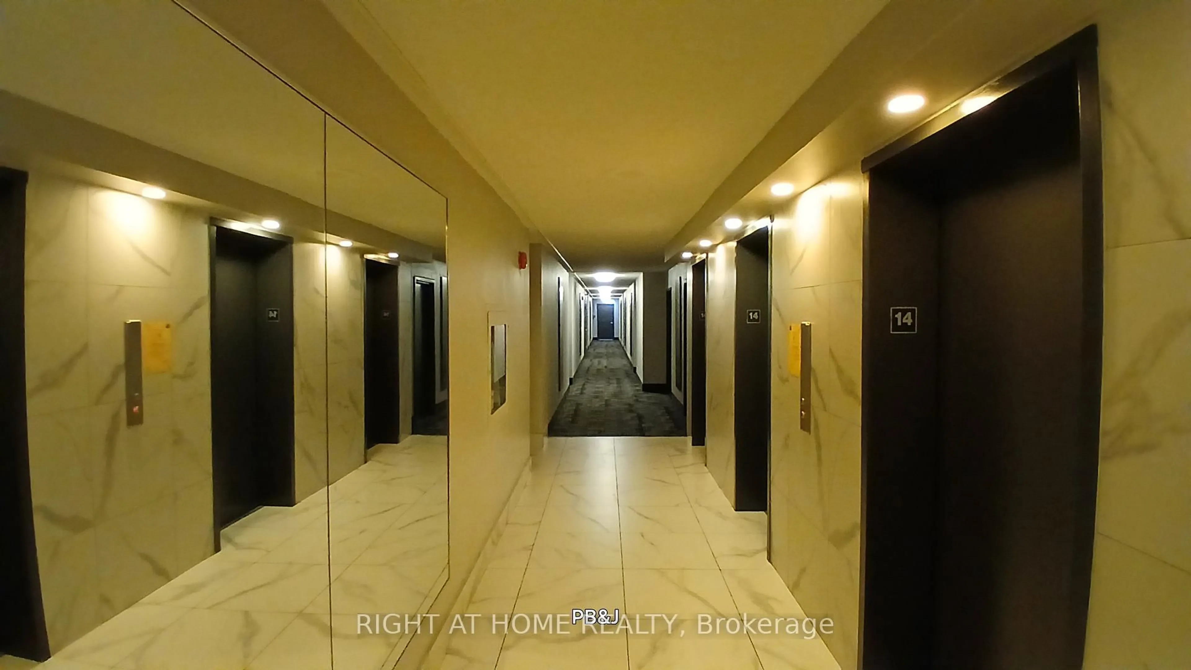 Indoor foyer for 45 Sunrise Ave #1403, Toronto Ontario M4A 2S3