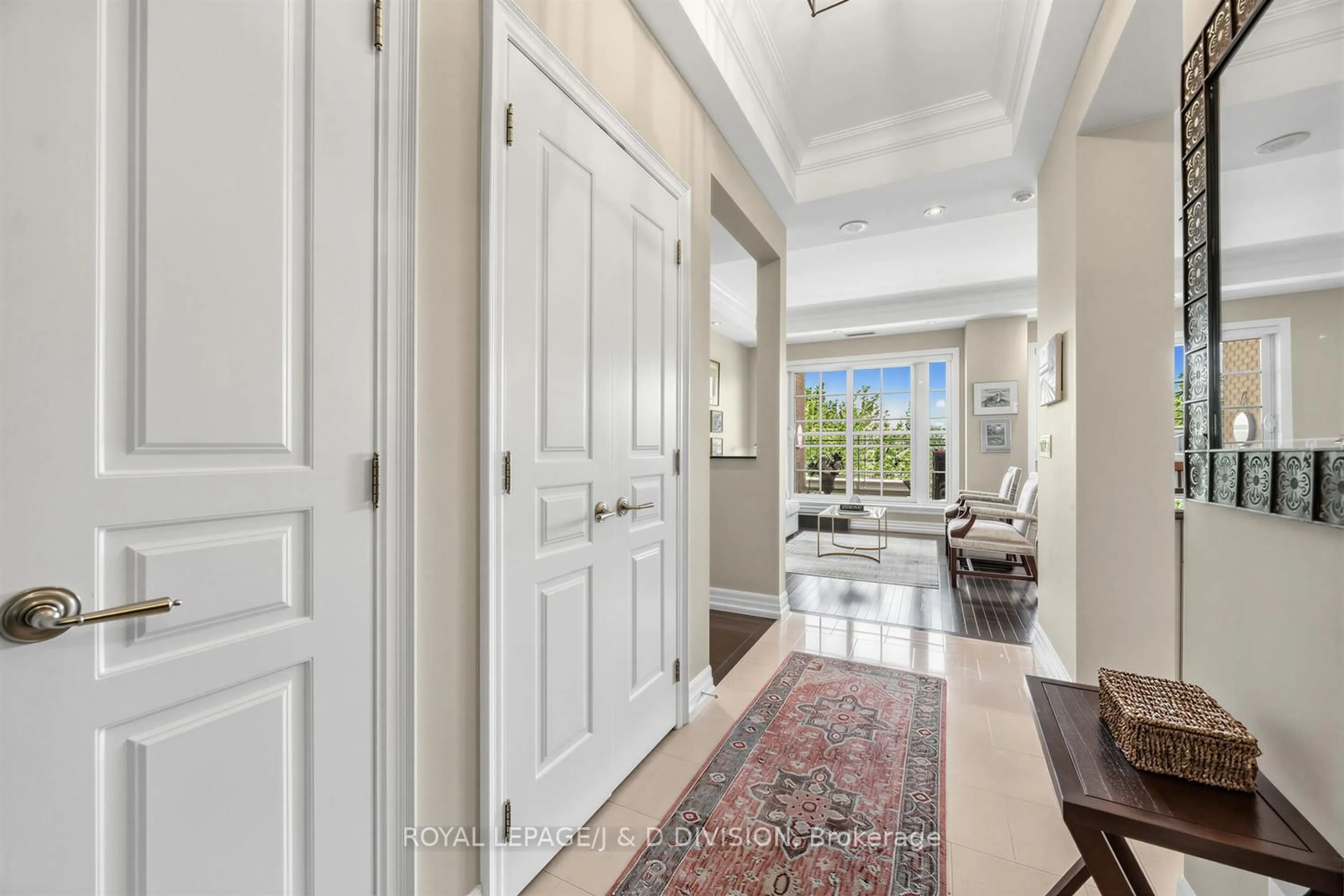 Indoor entryway for 21 Burkebrook Pl #518, Toronto Ontario M4G 0A2