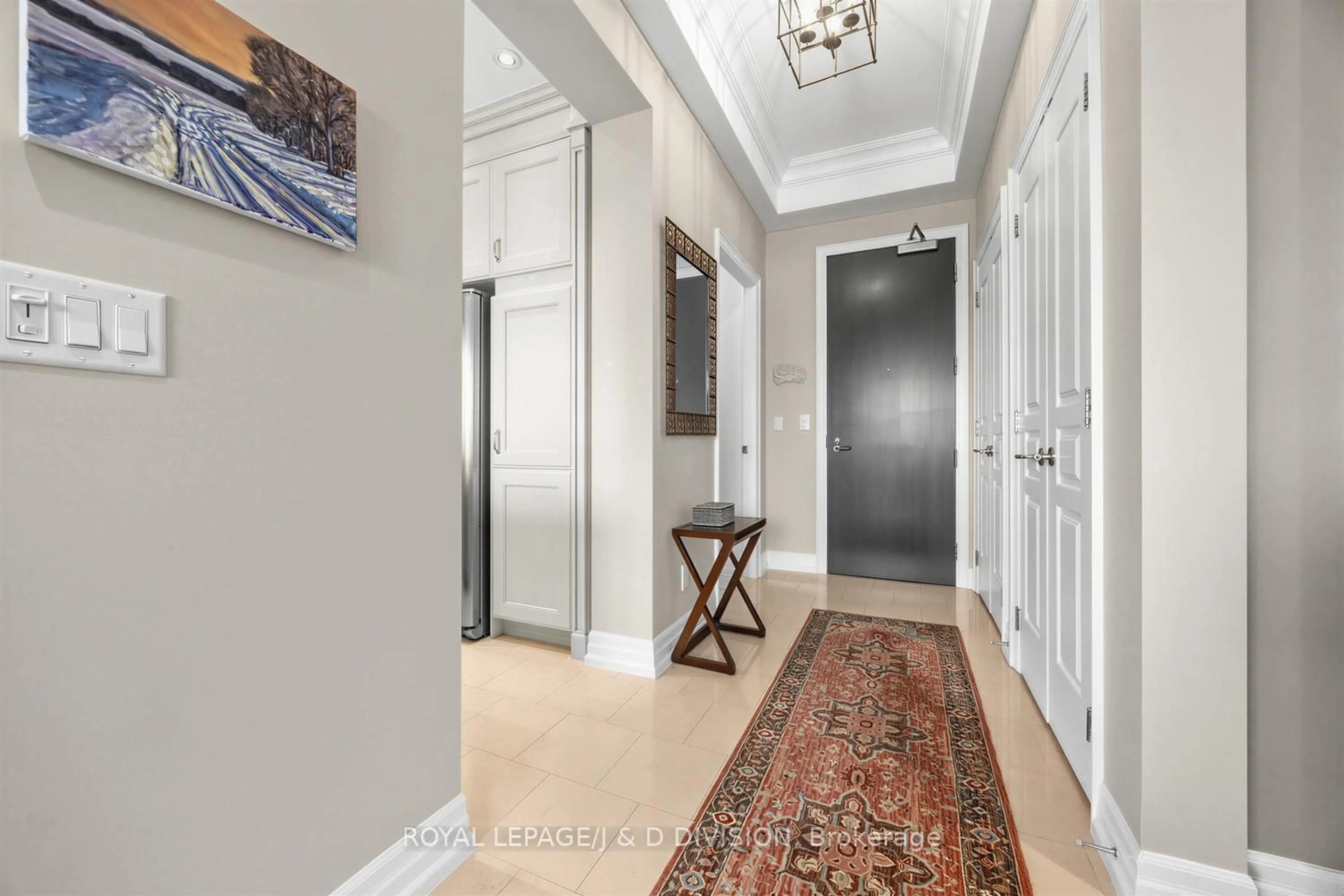 Indoor entryway for 21 Burkebrook Pl #518, Toronto Ontario M4G 0A2