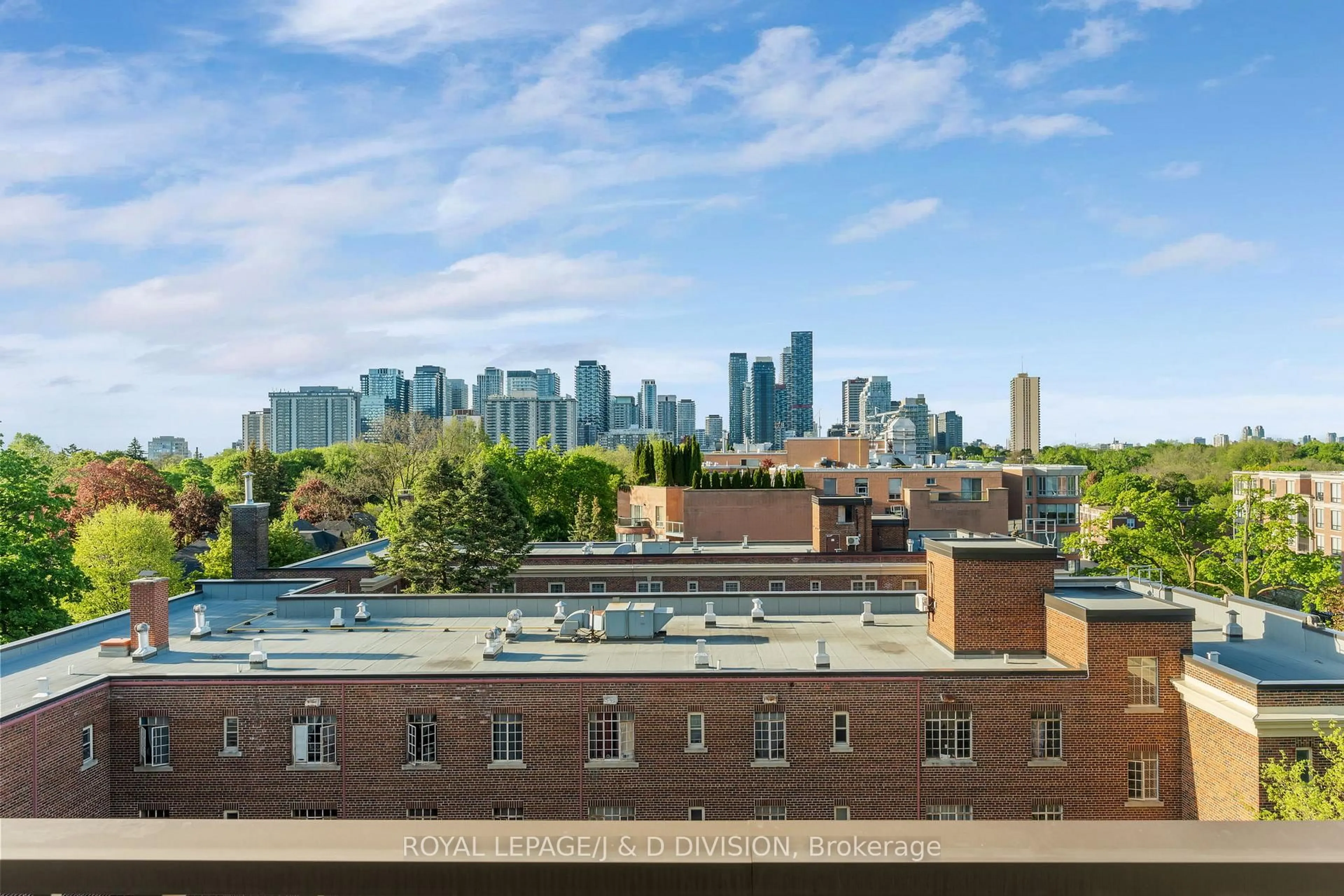 Unknown for 1 Strathgowan Ave #710, Toronto Ontario M4N 0B3