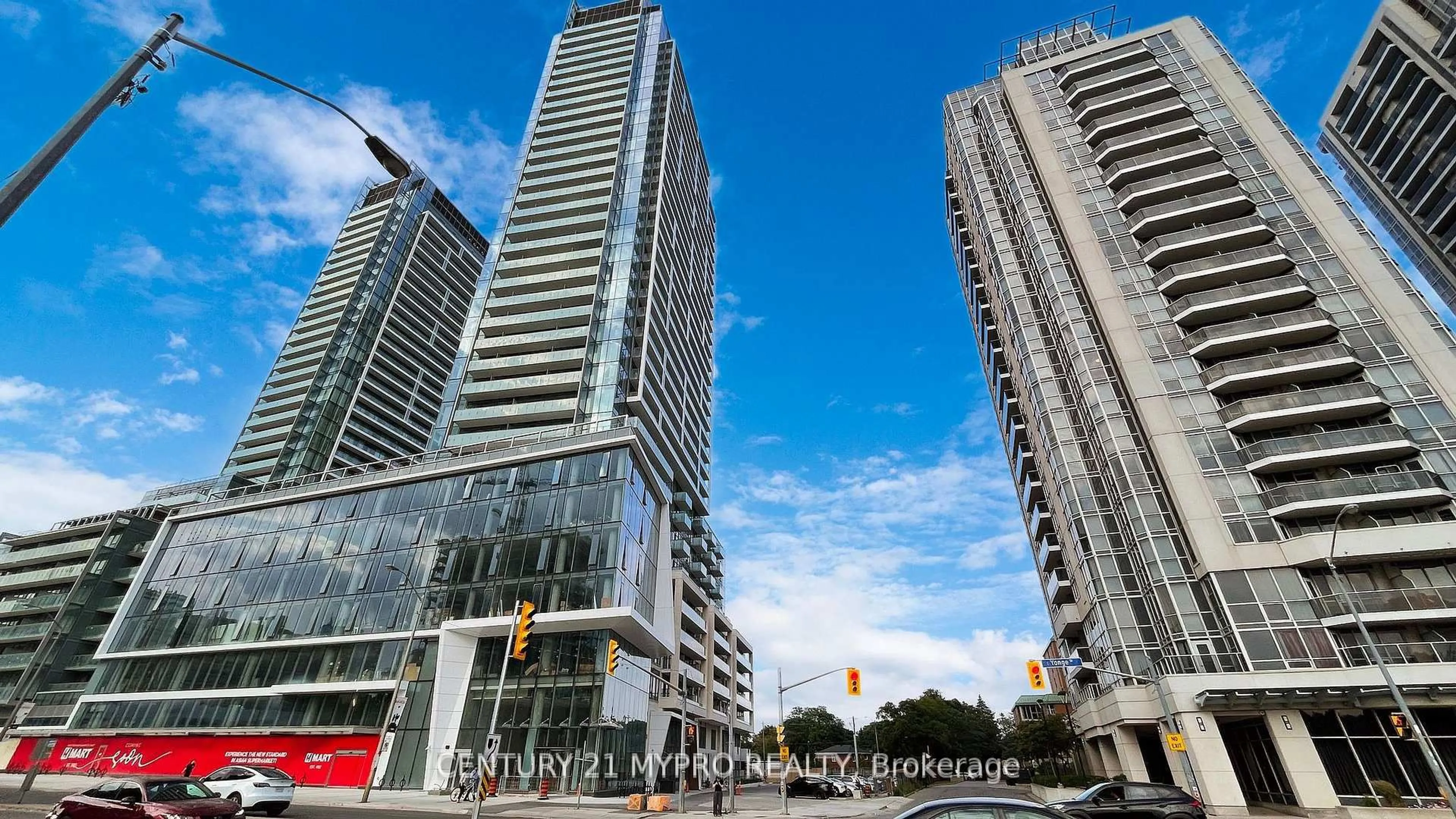 Indoor foyer for 8 Olympic Garden Dr #S803, Toronto Ontario M2M 0B9