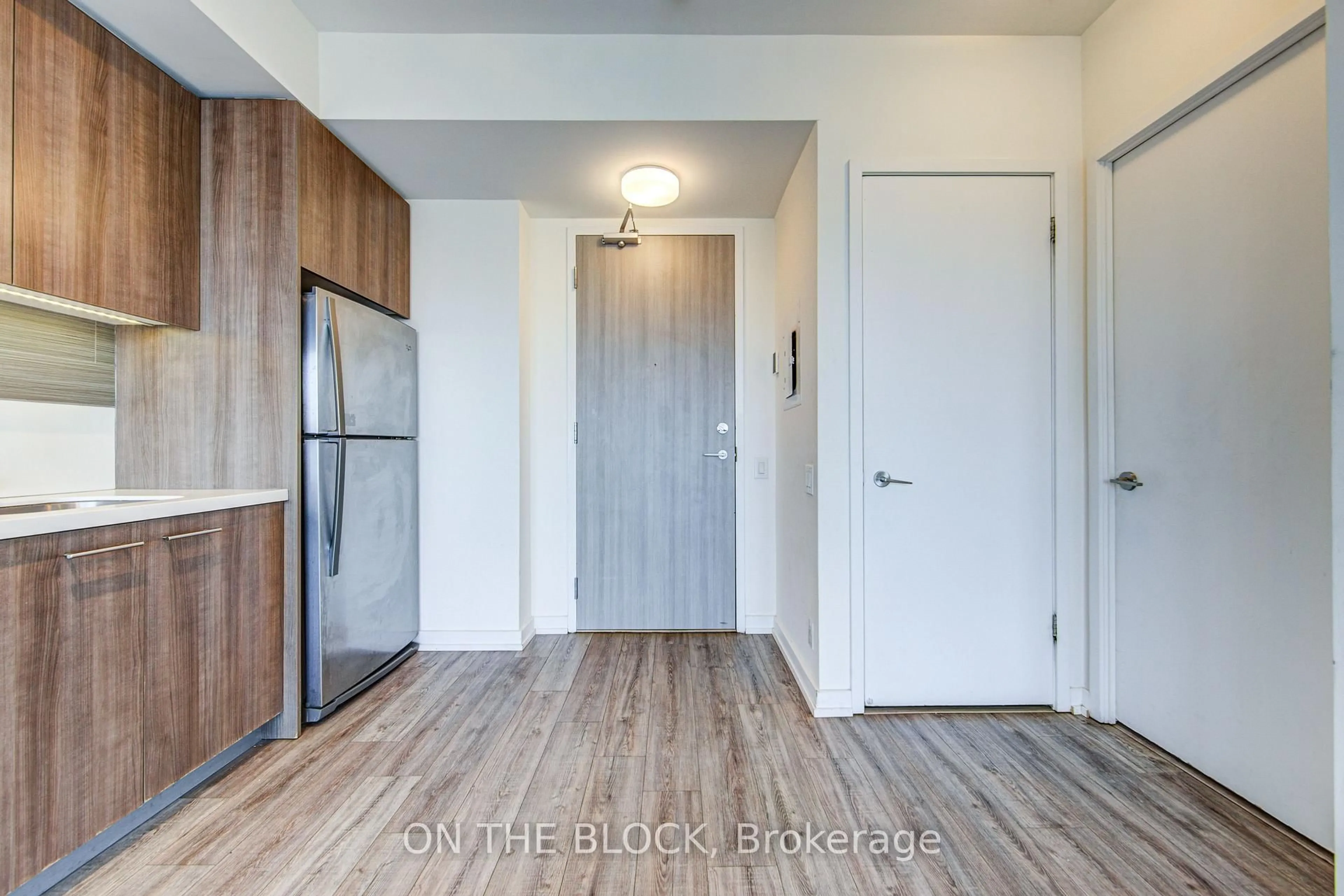 Indoor entryway for 390 Cherry St #1503, Toronto Ontario M5A 0E2