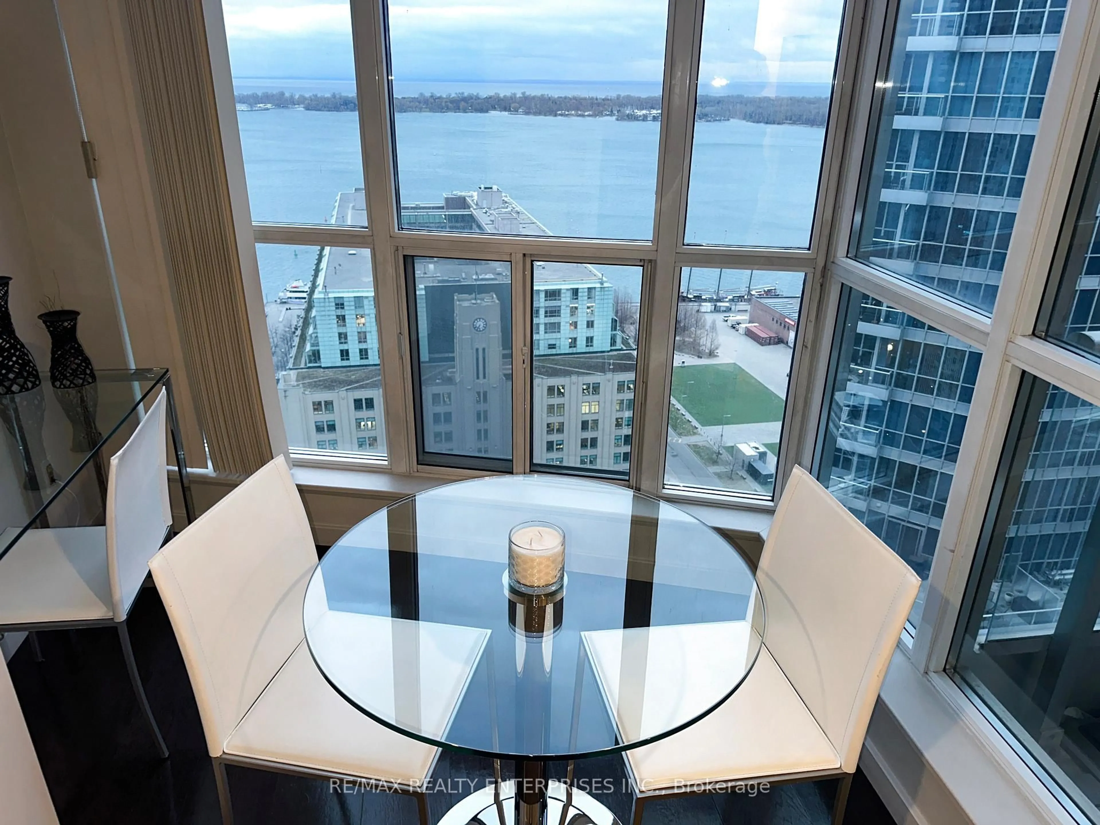 Dining room, unknown for 8 York St #2710, Toronto Ontario M5J 2Y2