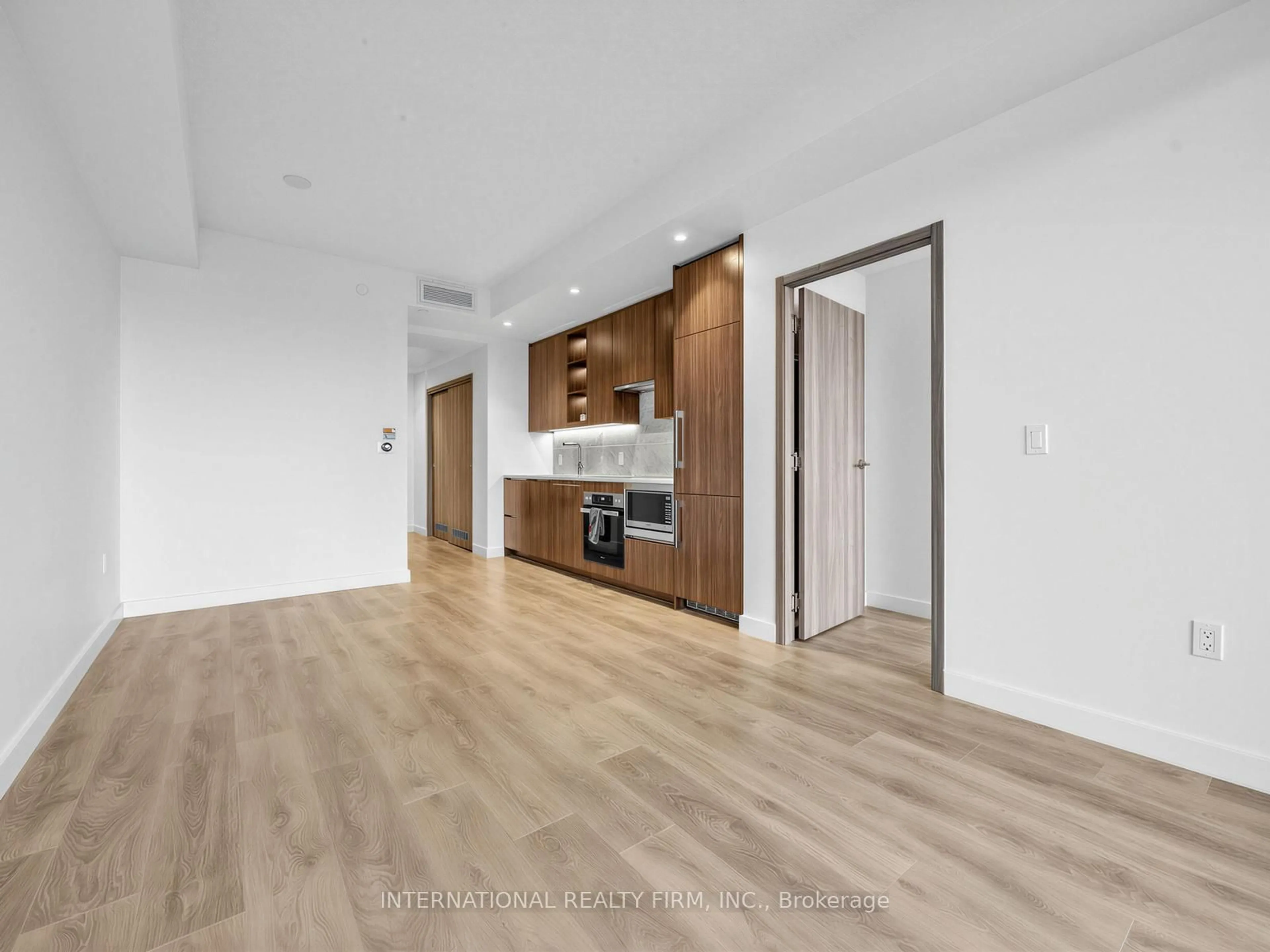 Unknown for 85 McMahon Dr #903, Toronto Ontario M2K 0H1