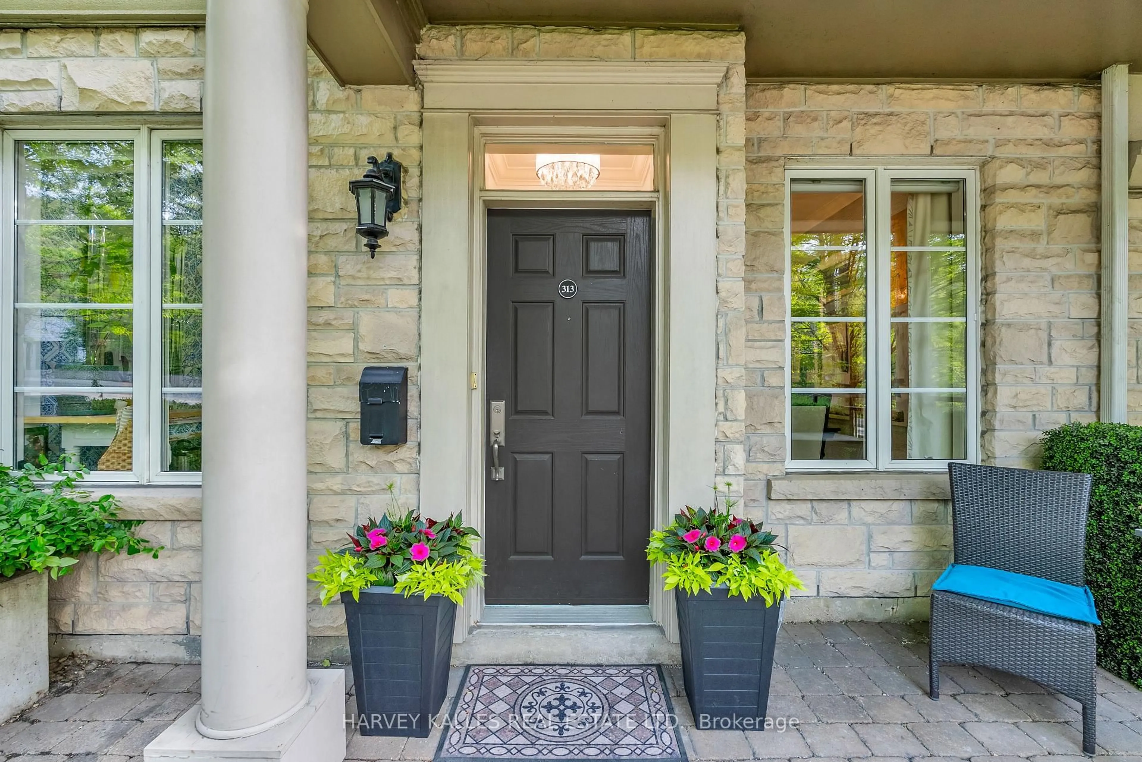 Indoor entryway for 51 York Mills Rd #313, Toronto Ontario M2P 1B6