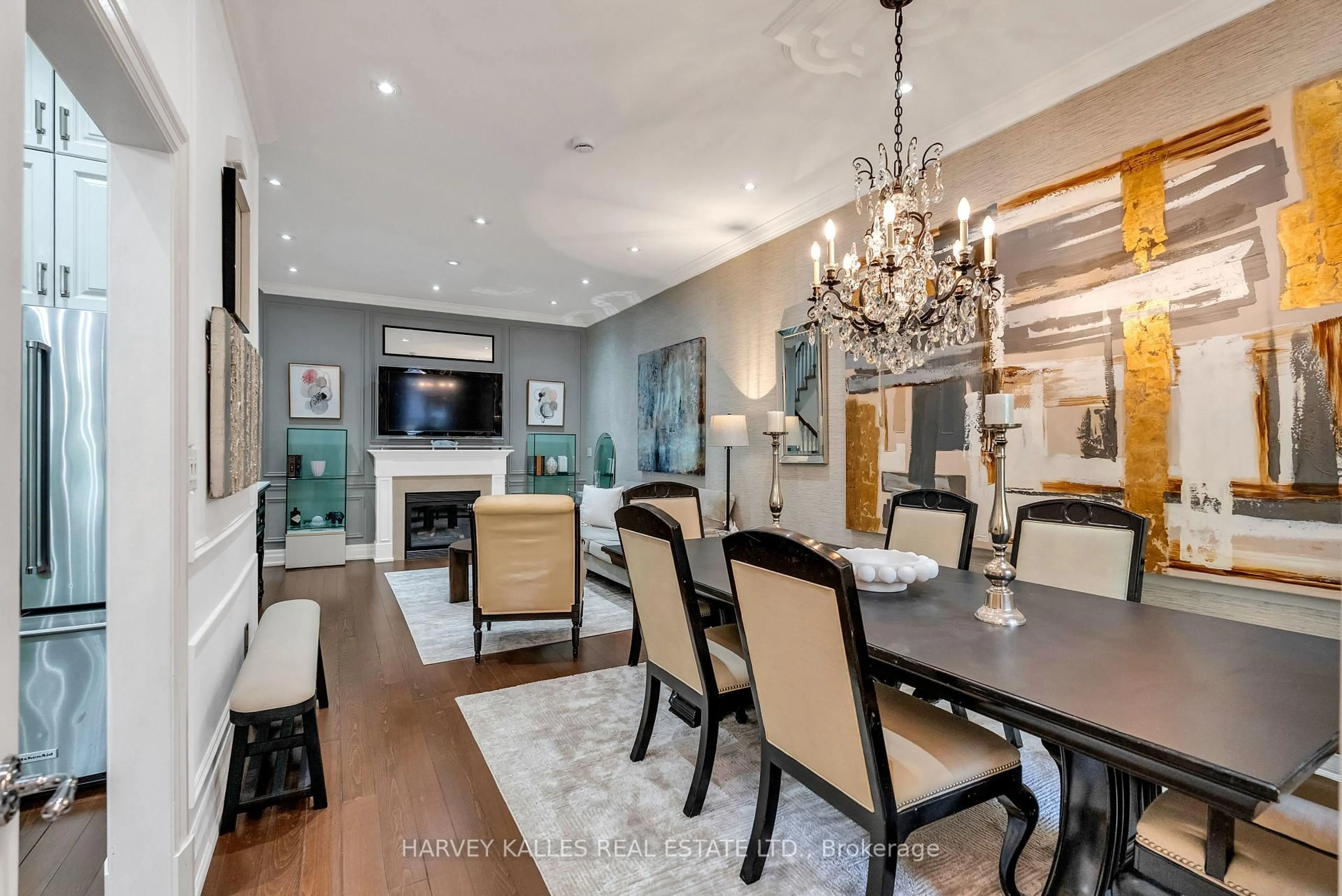 Dining room, wood/laminate floor for 51 York Mills Rd #313, Toronto Ontario M2P 1B6