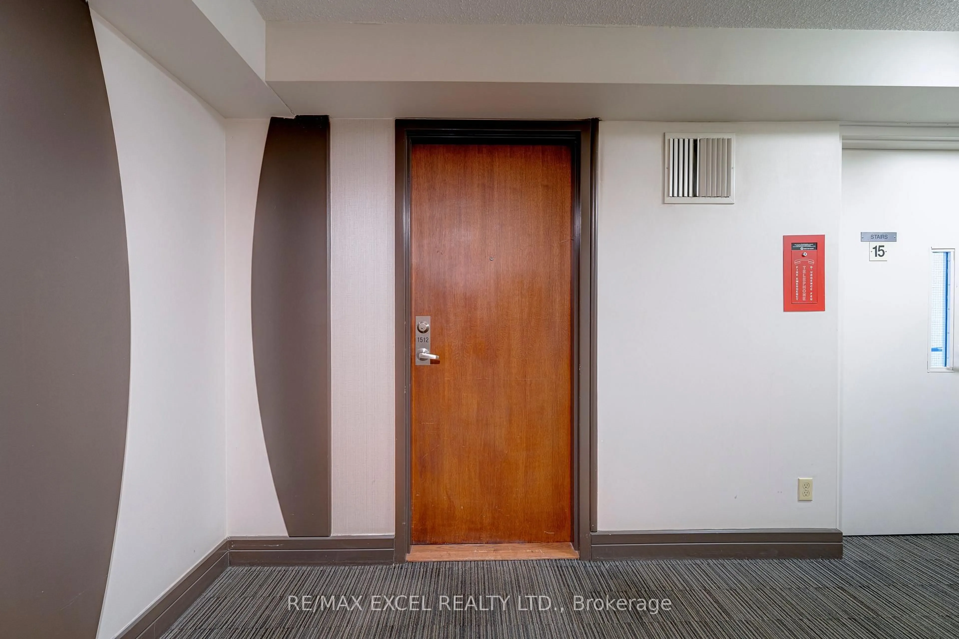 Indoor foyer for 18 Harrison Garden Blvd #1512, Toronto Ontario M2N 7J7